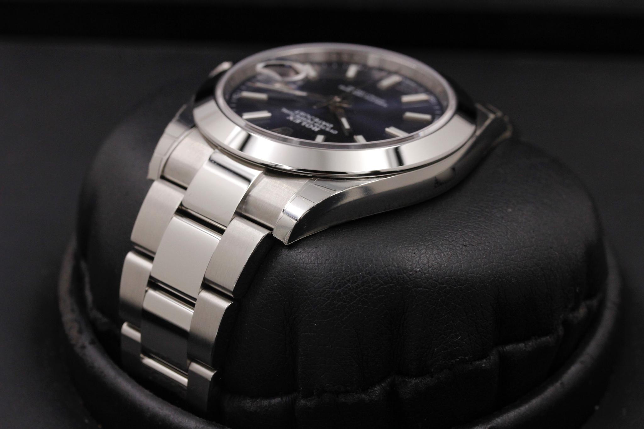 Watch Image 5