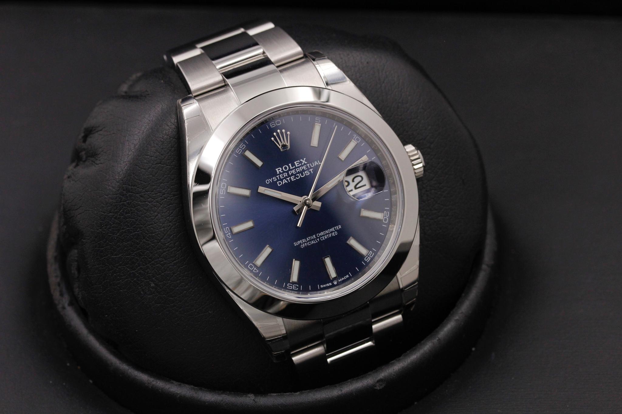 Watch Image 10