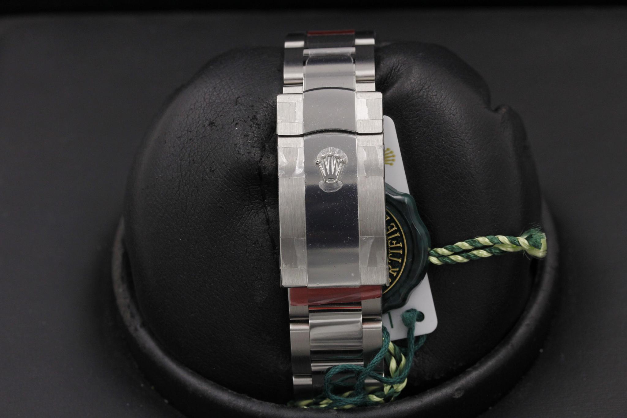 Watch Image 8