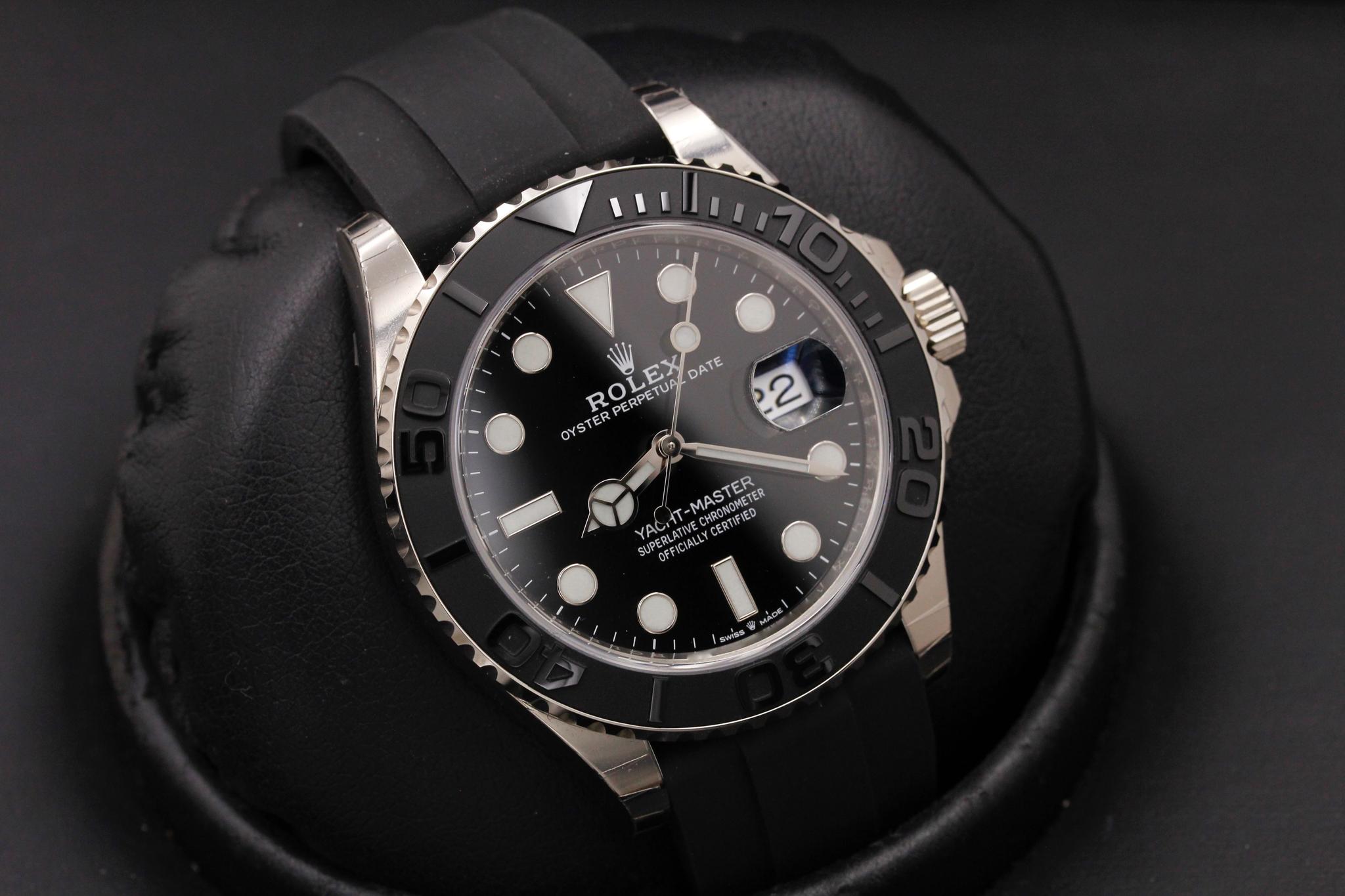 Watch Image 10
