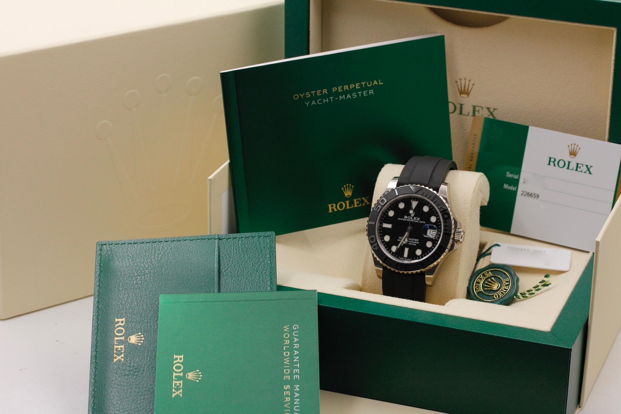 Watch Image 11