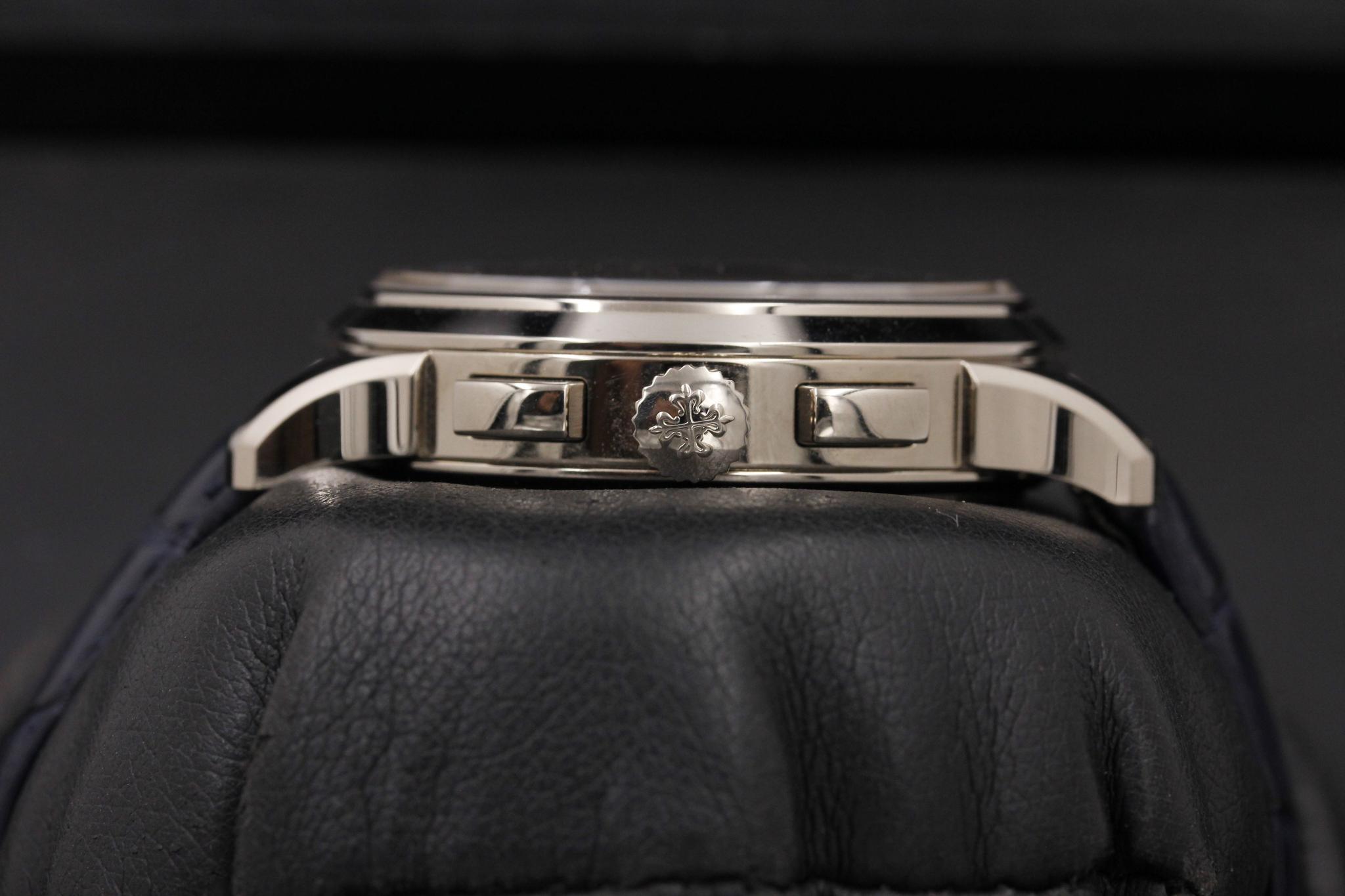 Watch Image 3