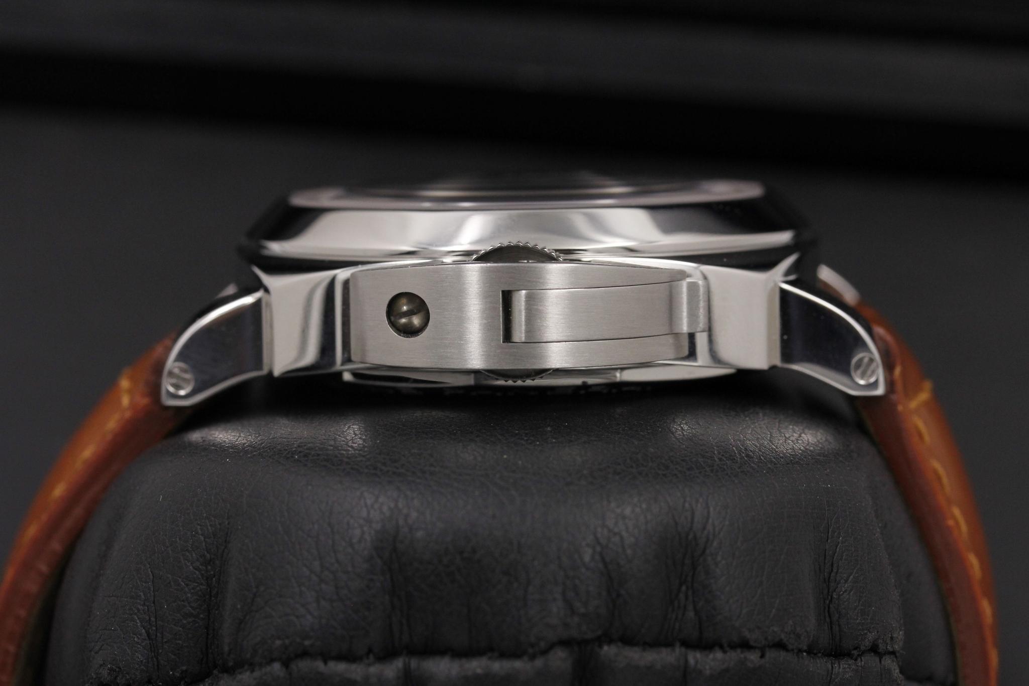 Watch Image 3