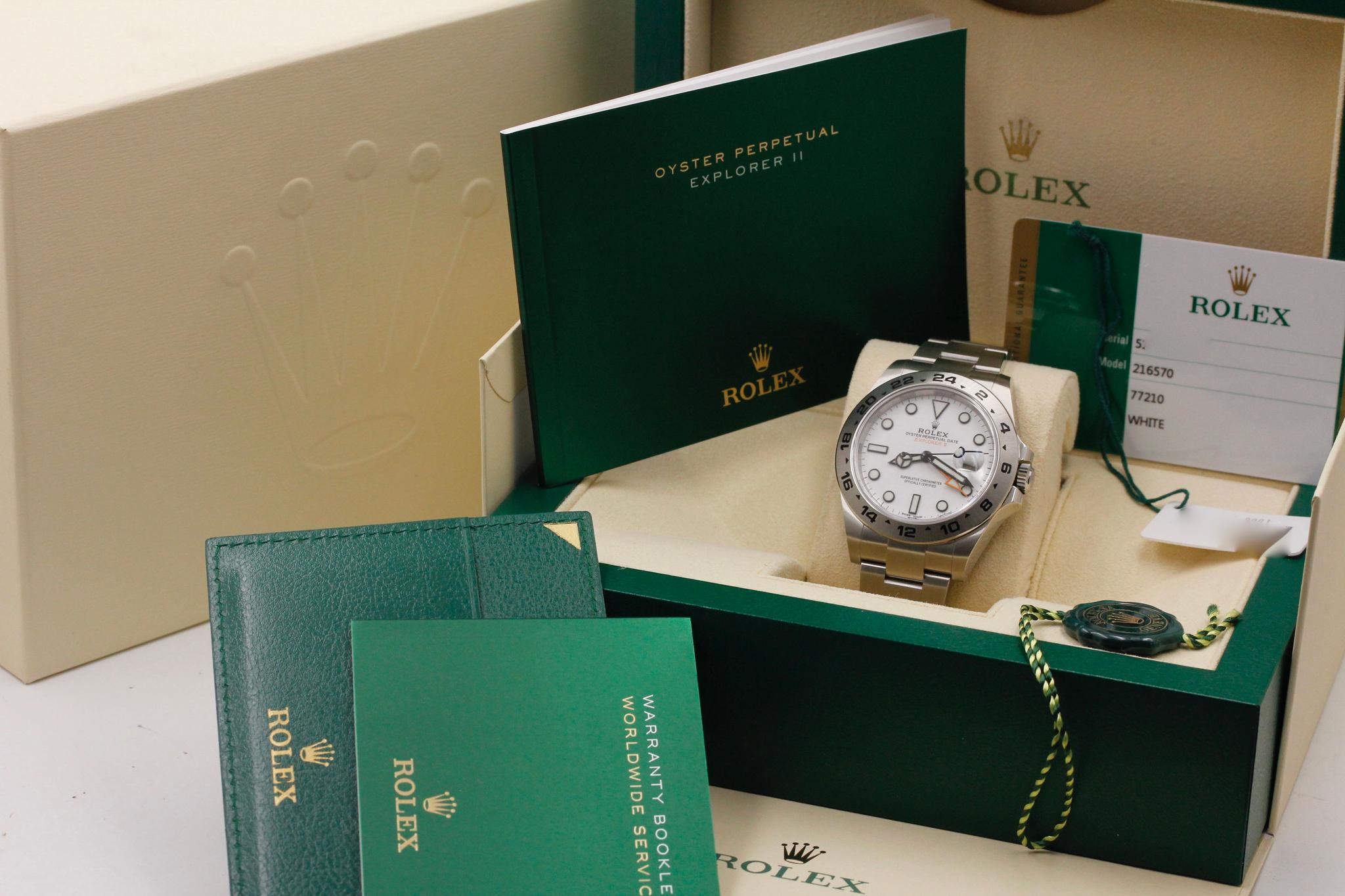 Watch Image 11