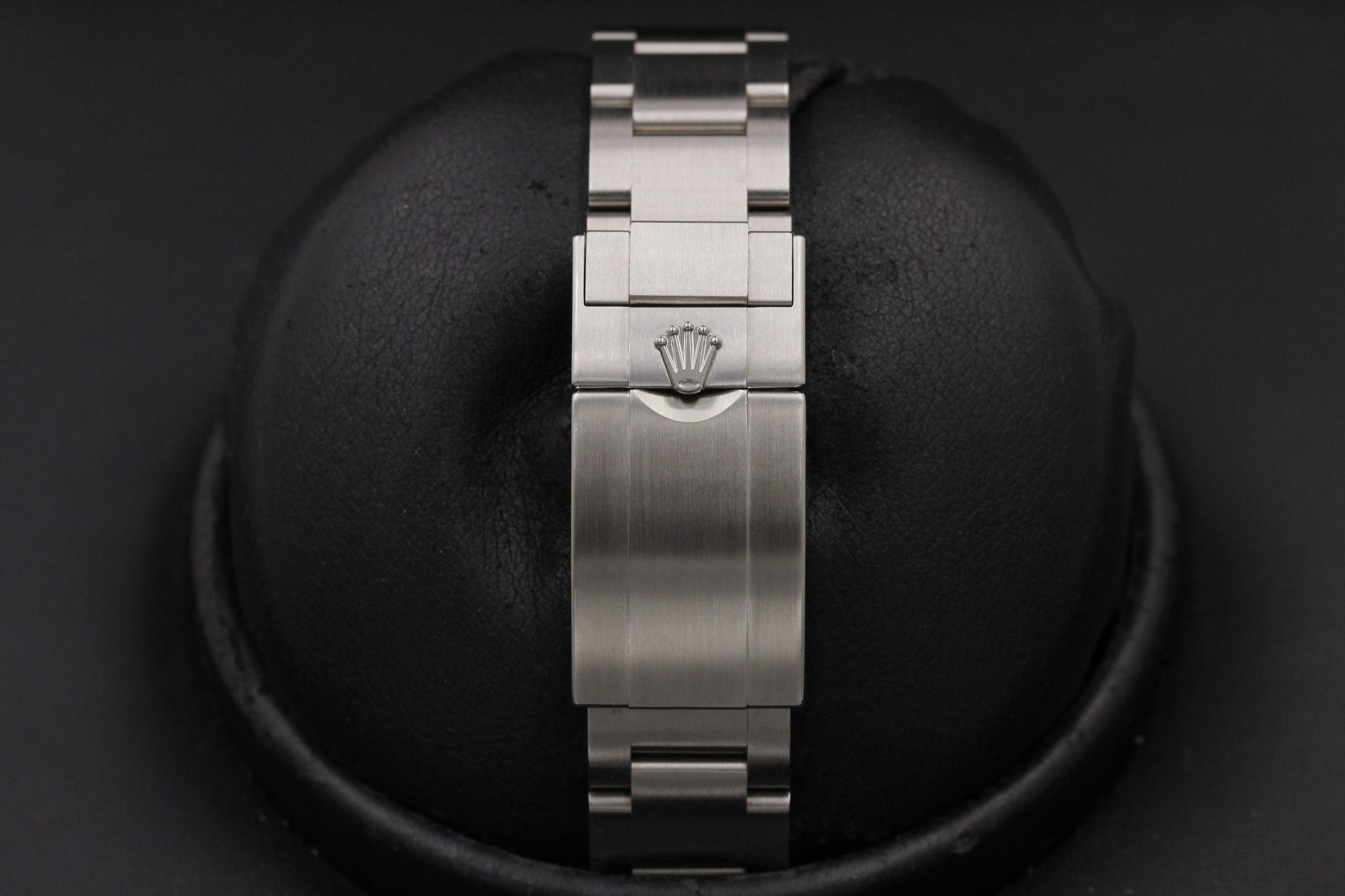 Watch Image 8