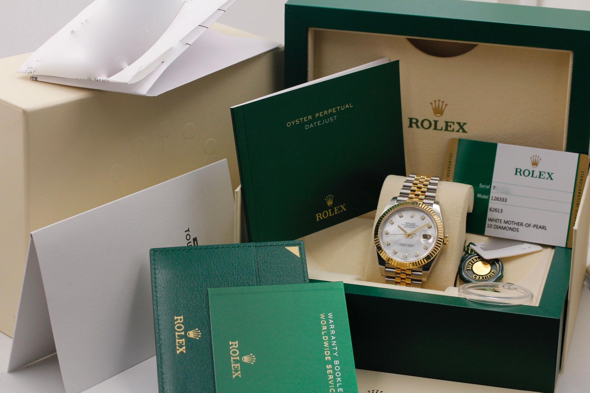 Watch Image 11