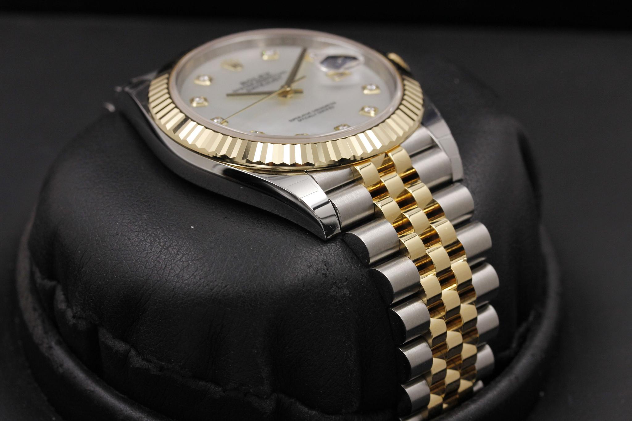 Watch Image 5