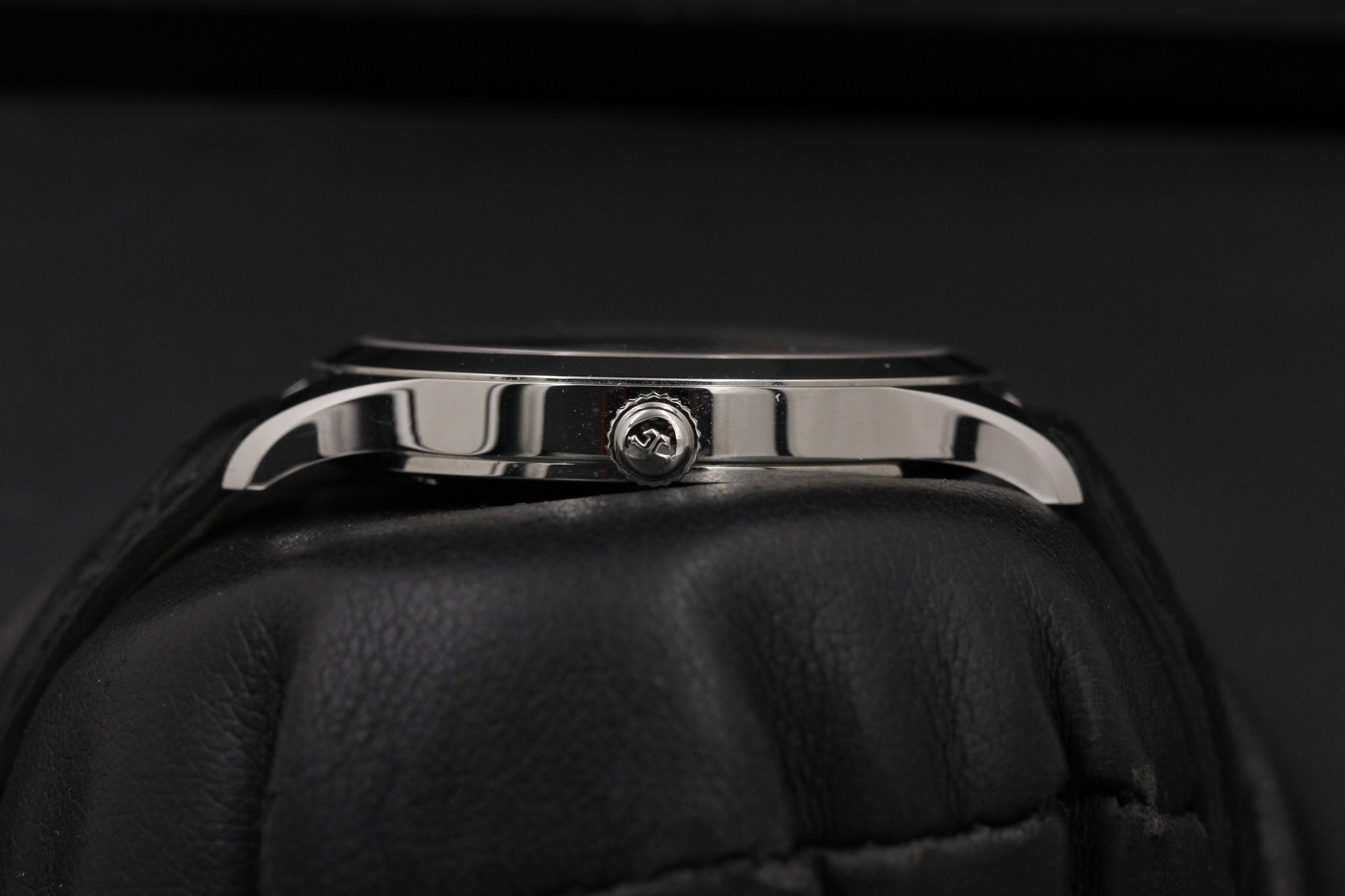 Watch Image 3