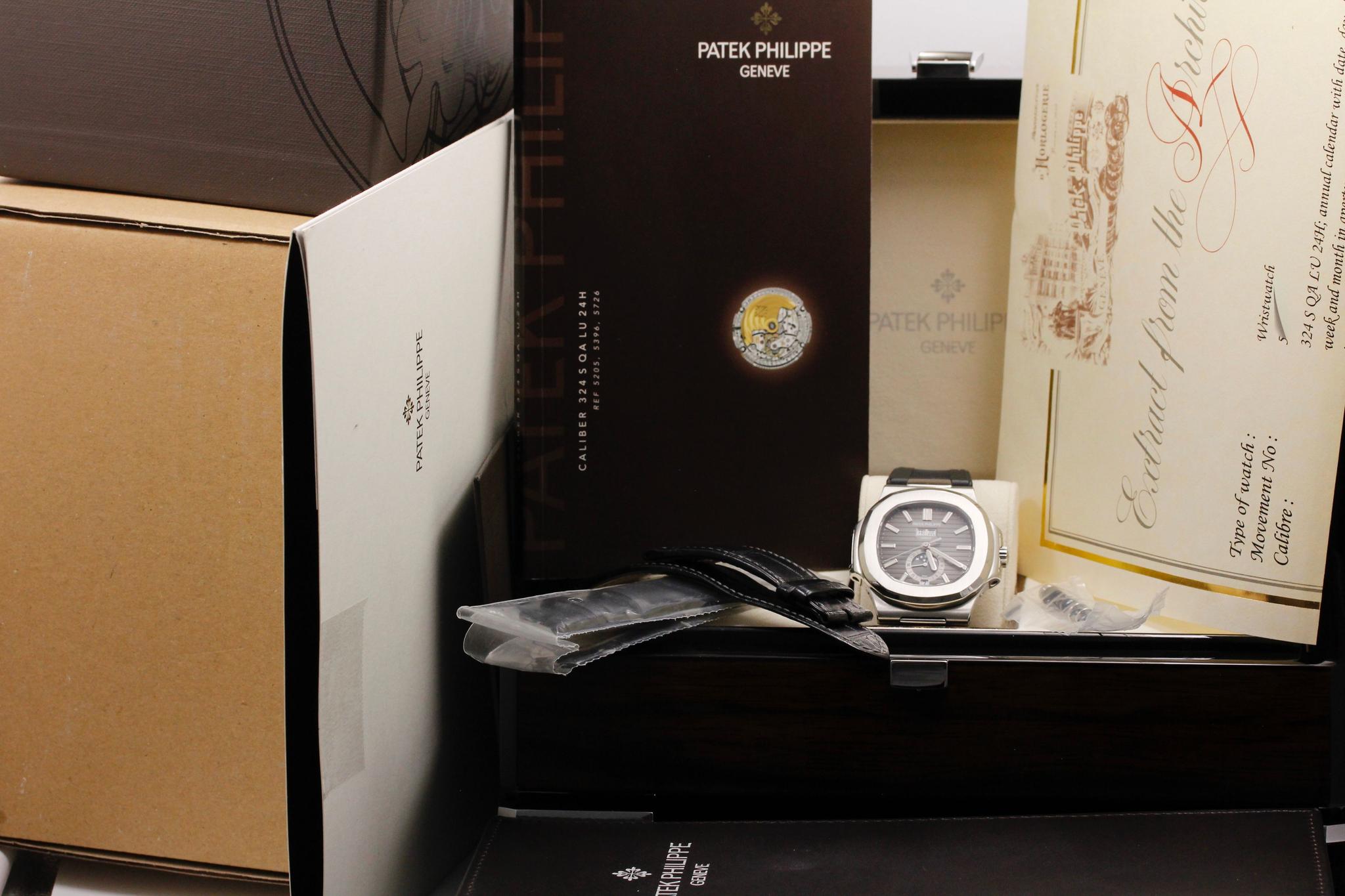 Watch Image 12