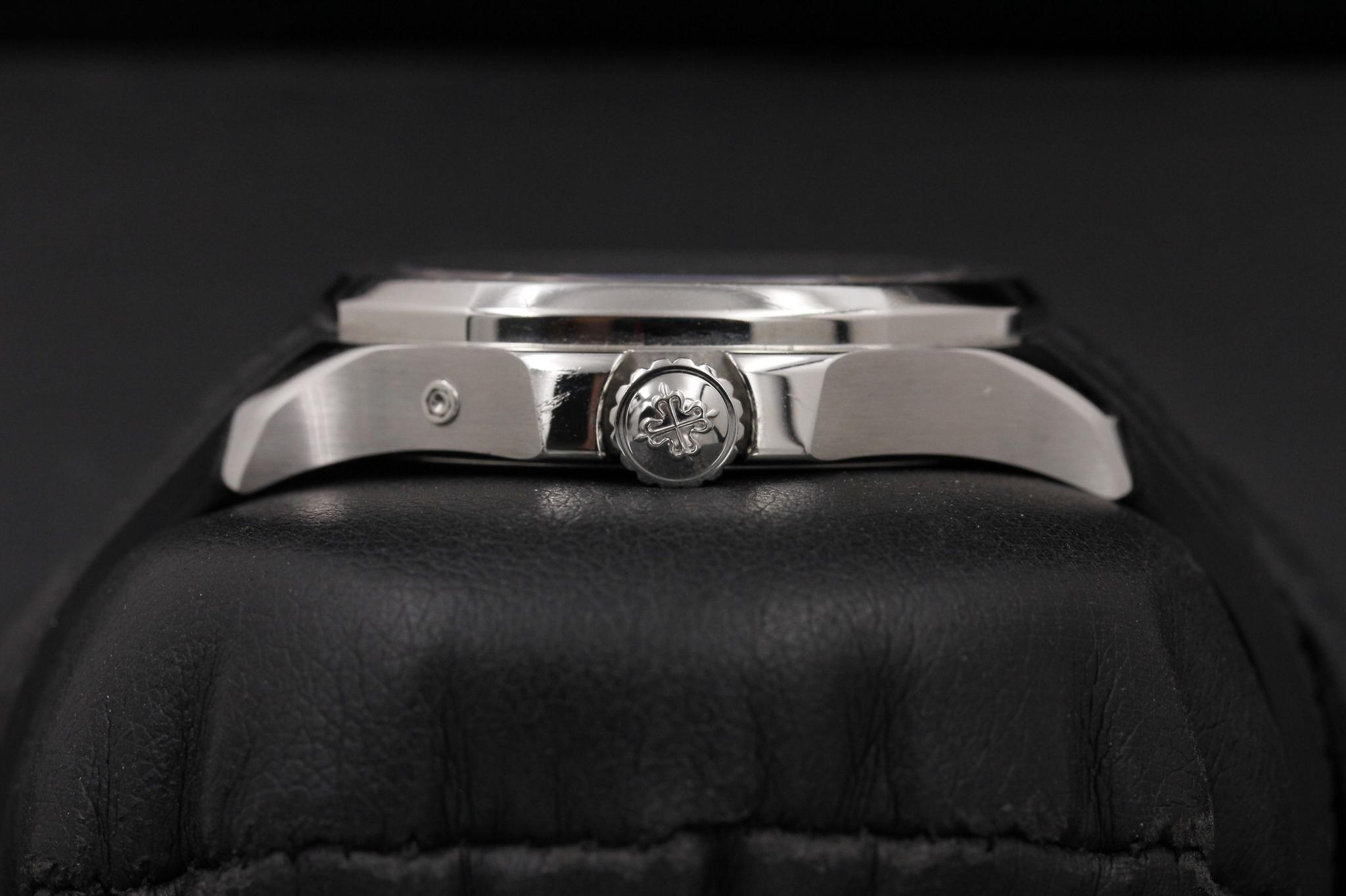 Watch Image 3