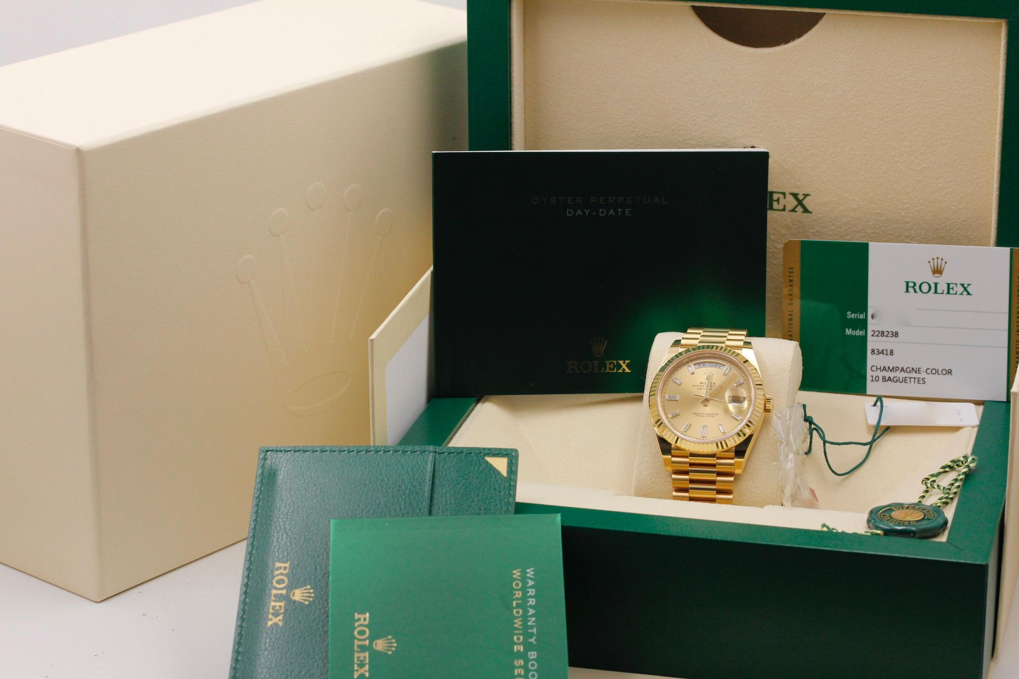 Watch Image 11