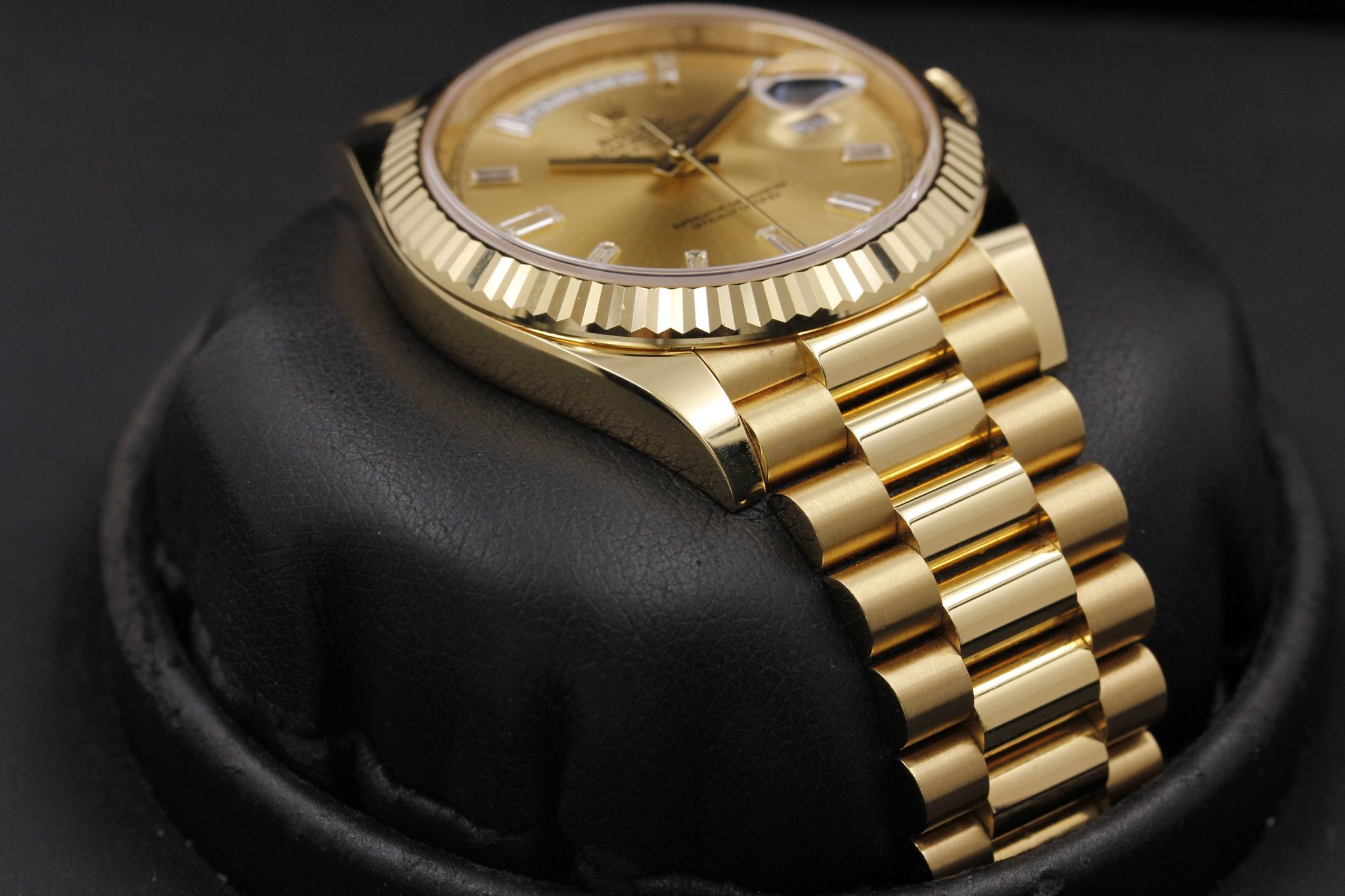 Watch Image 6