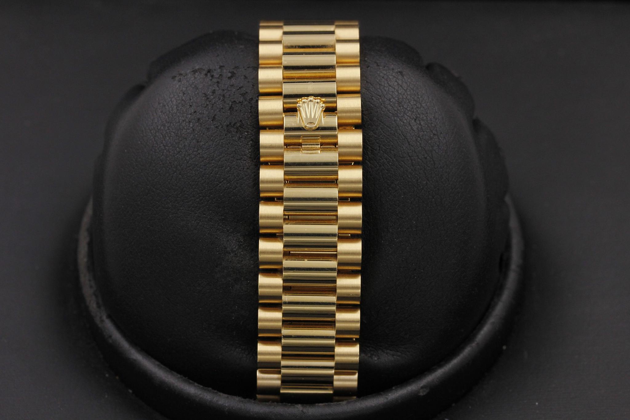 Watch Image 8