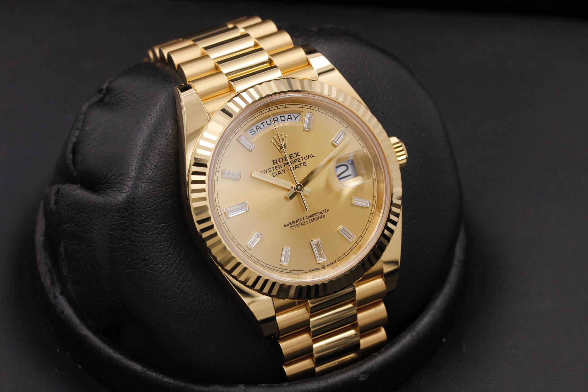 Watch Image 10