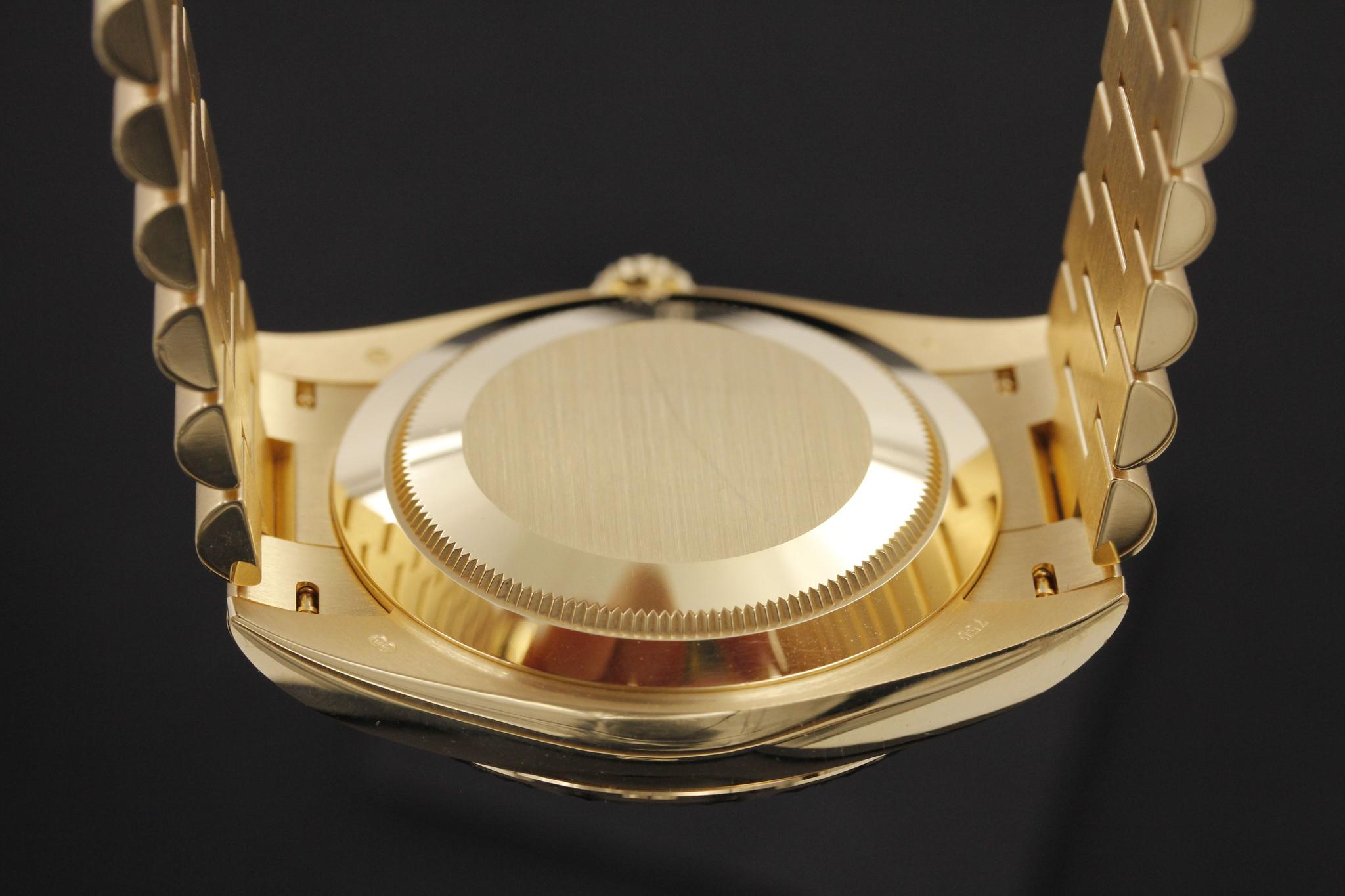 Watch Image 7