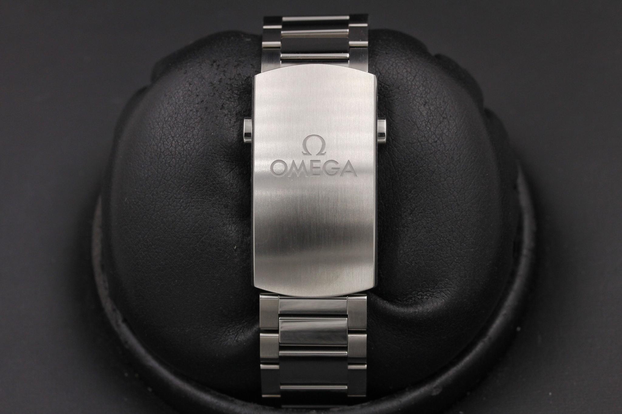 Watch Image 8