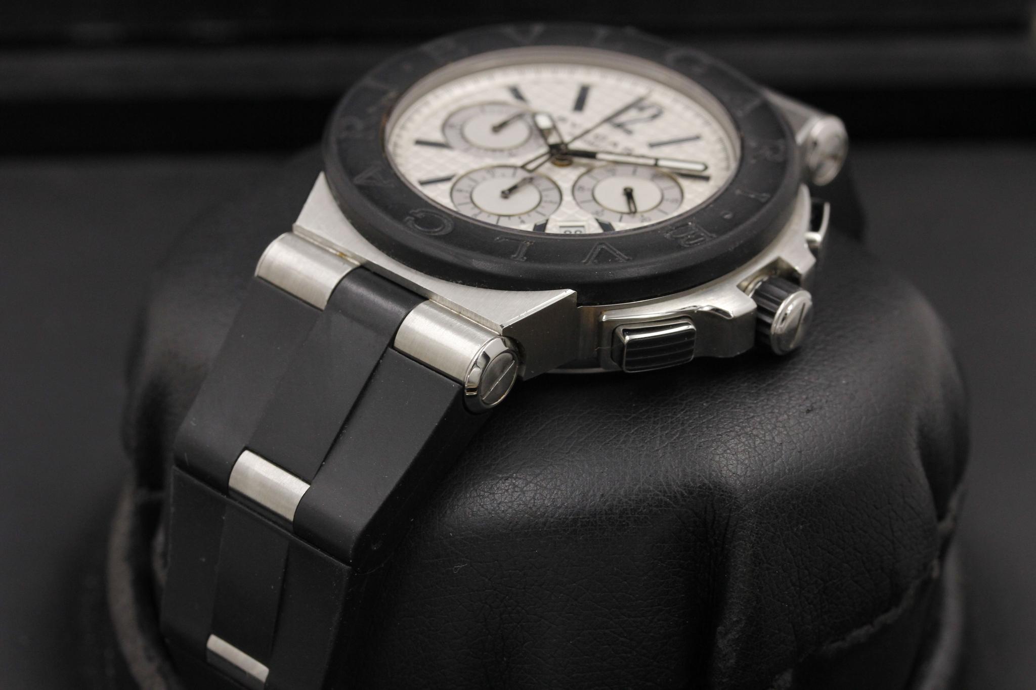 Watch Image 2