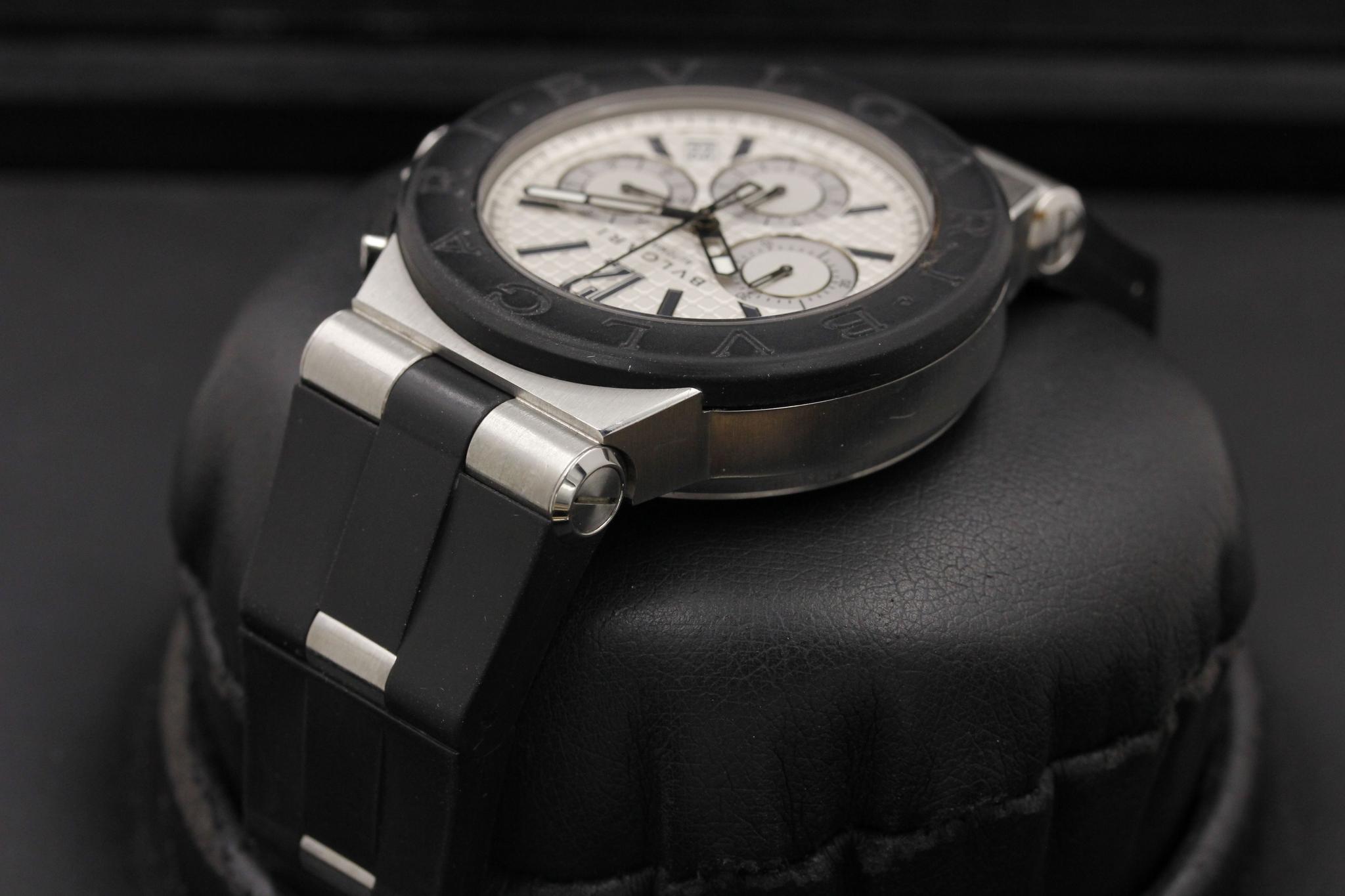 Watch Image 5