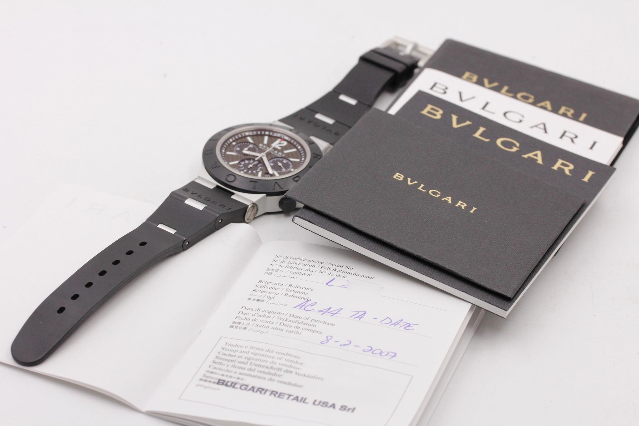 Watch Image 11