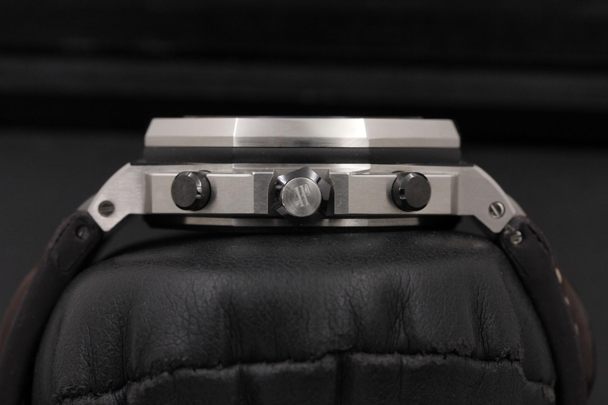 Watch Image 3