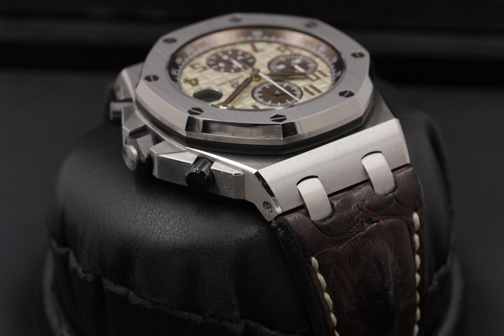 Watch Image 4