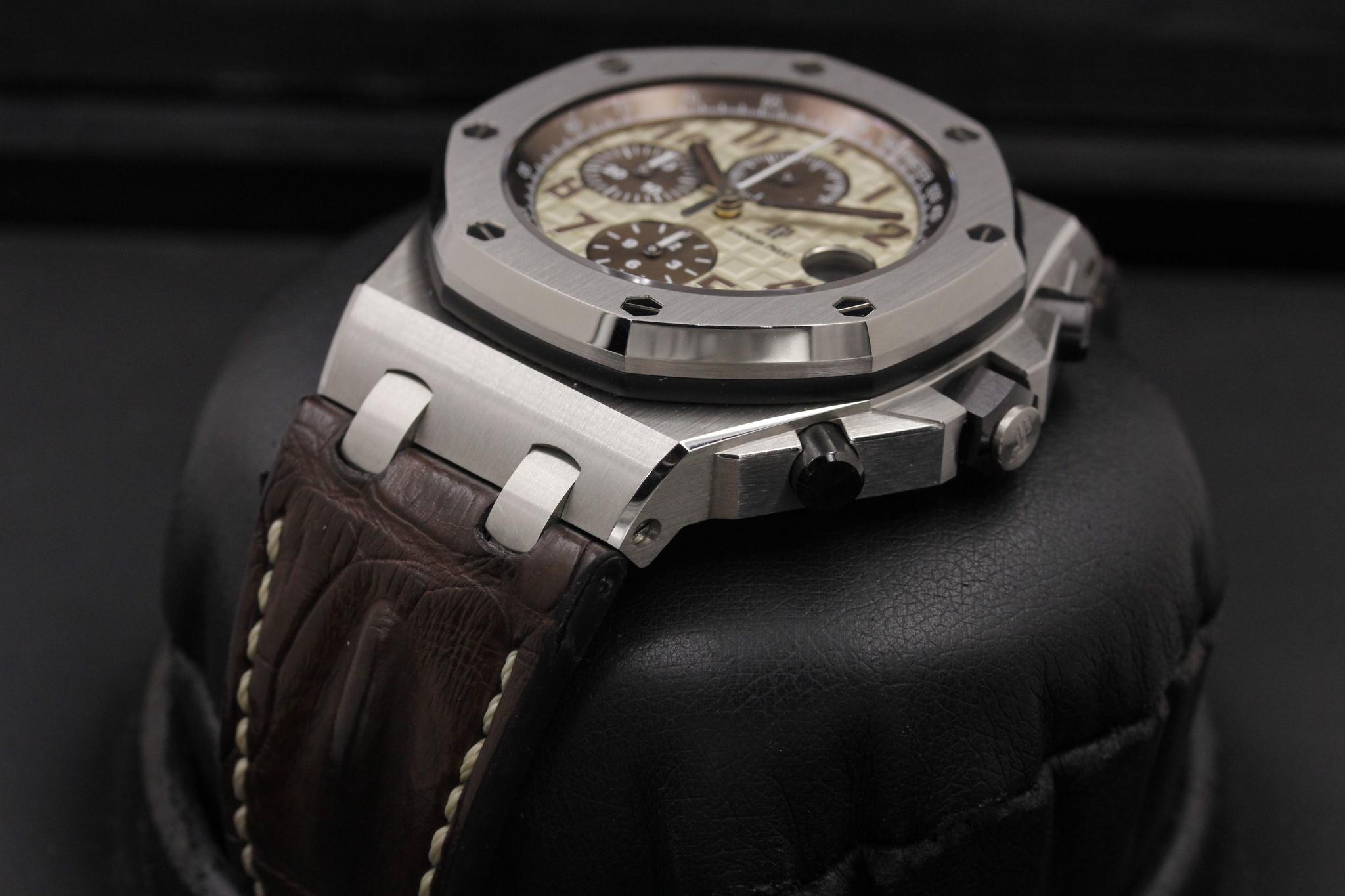 Watch Image 2