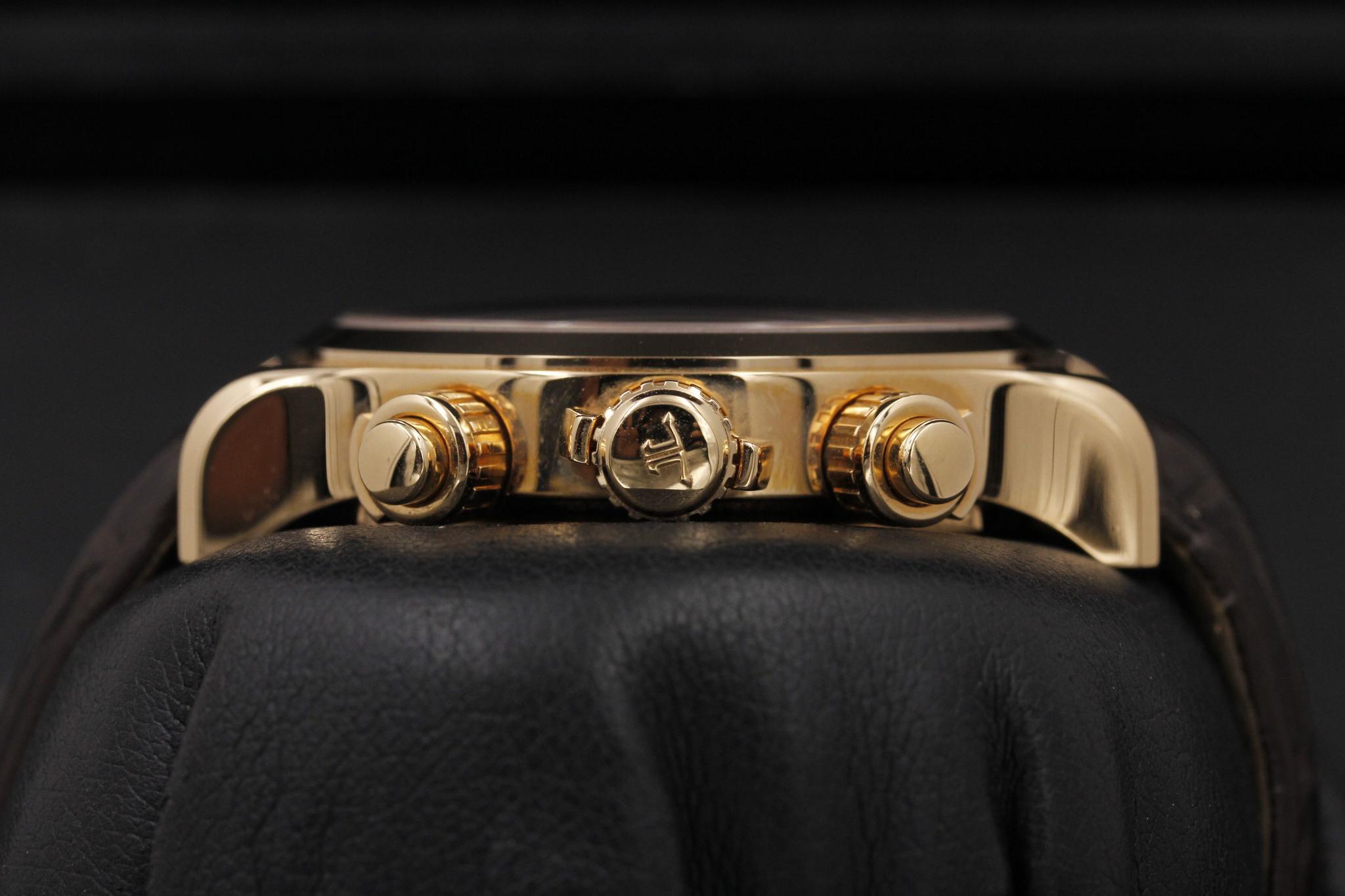 Watch Image 3