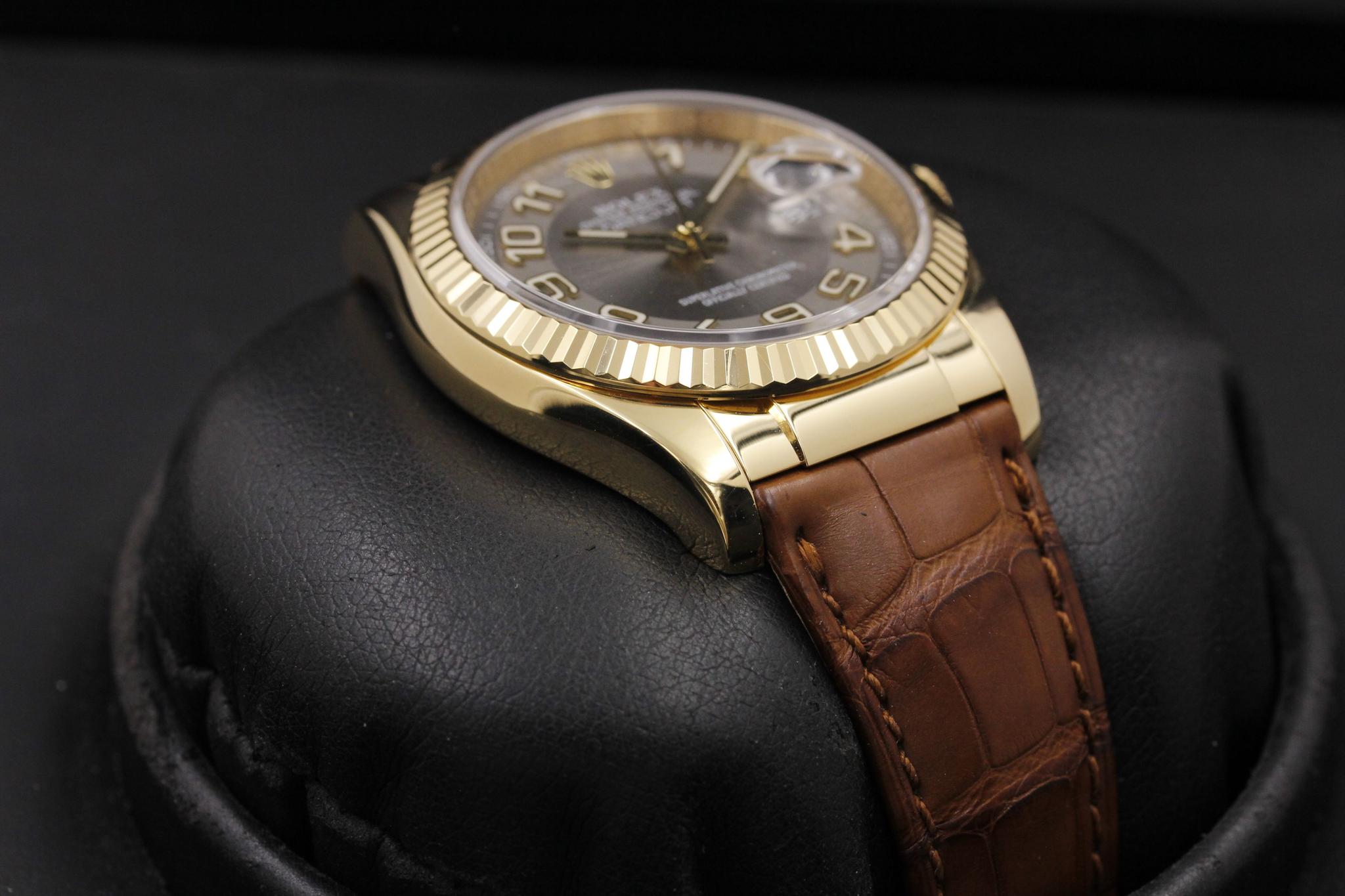 Watch Image 6