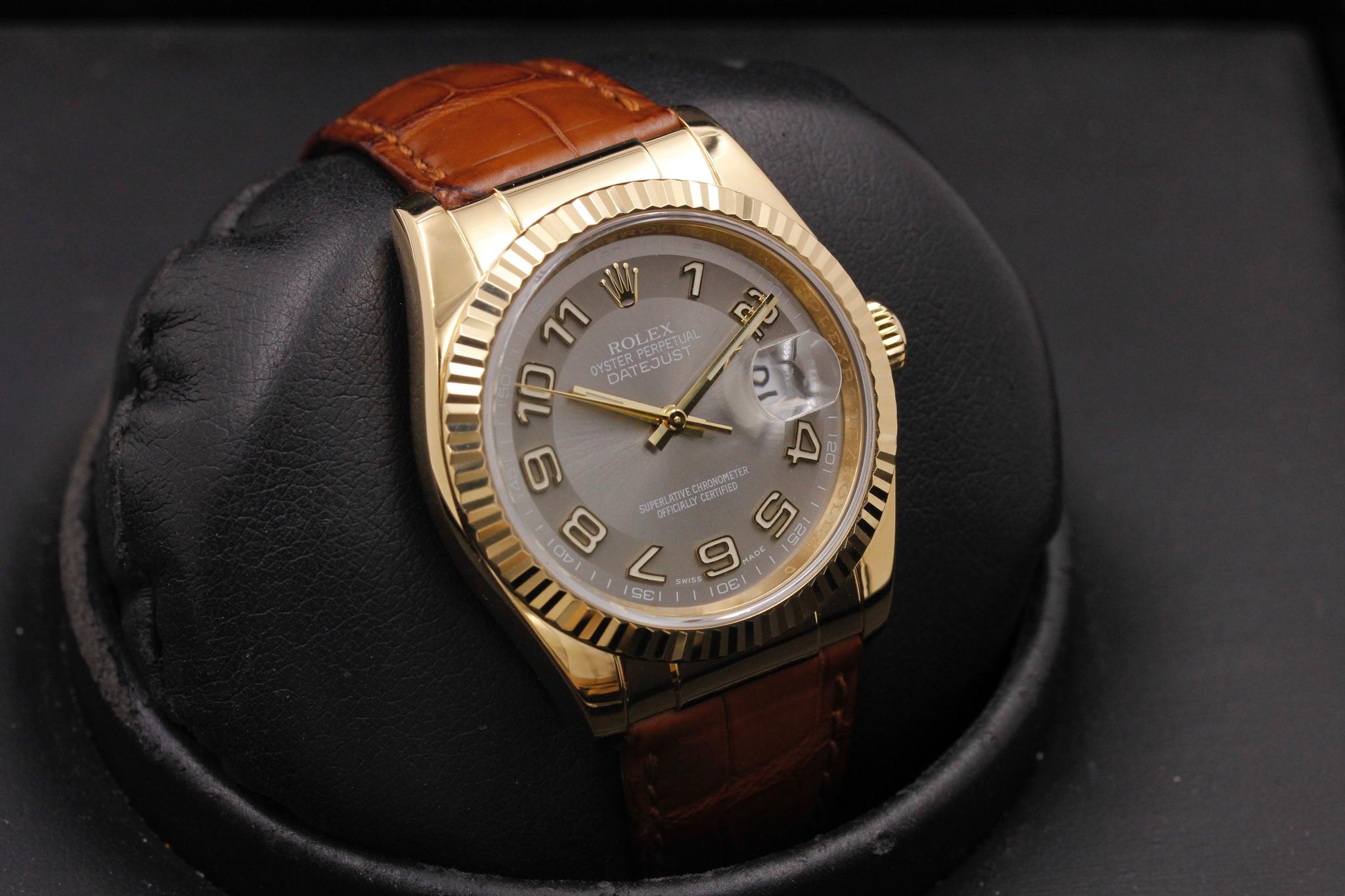 Watch Image 11