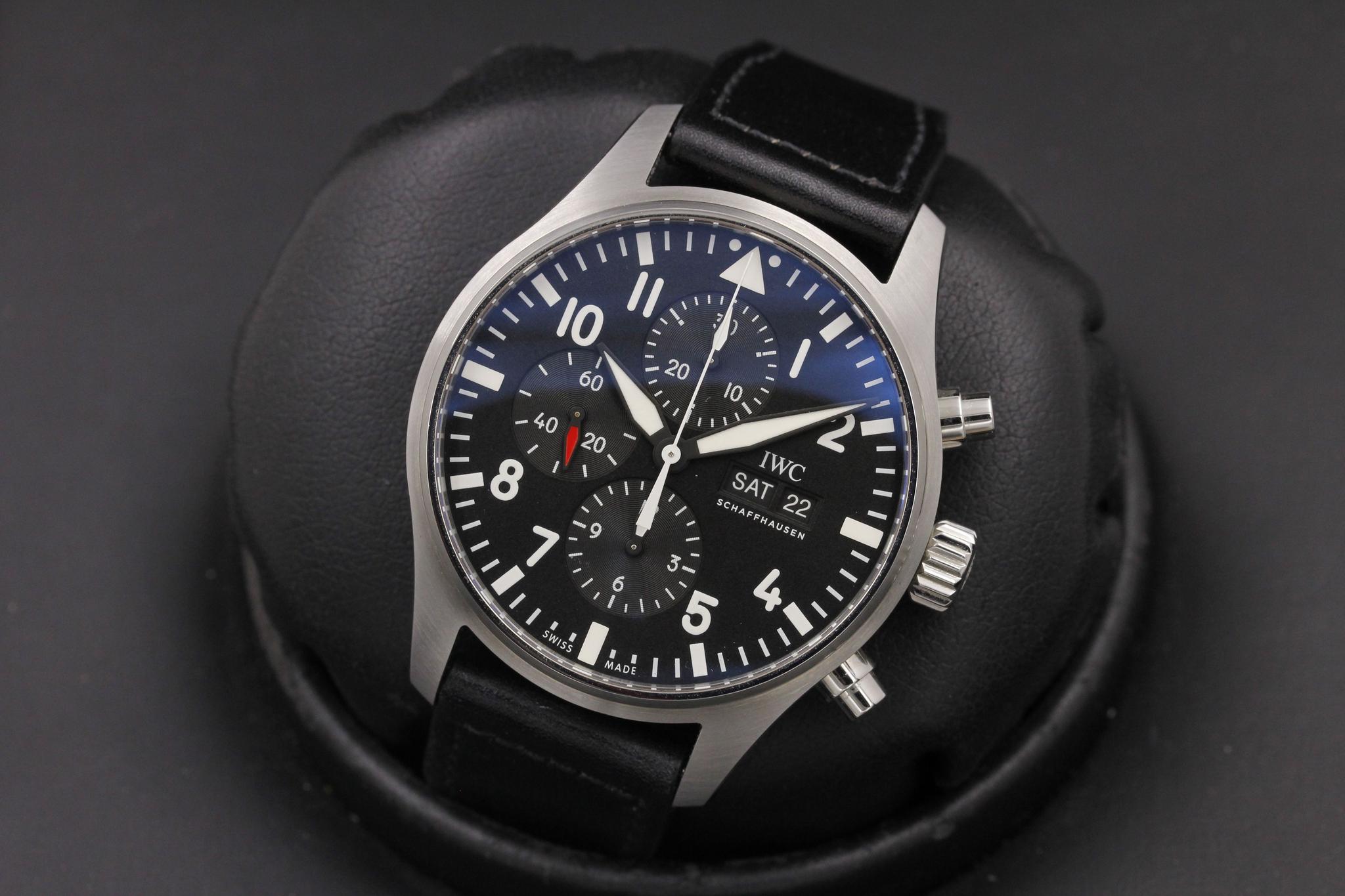 Watch Image 10