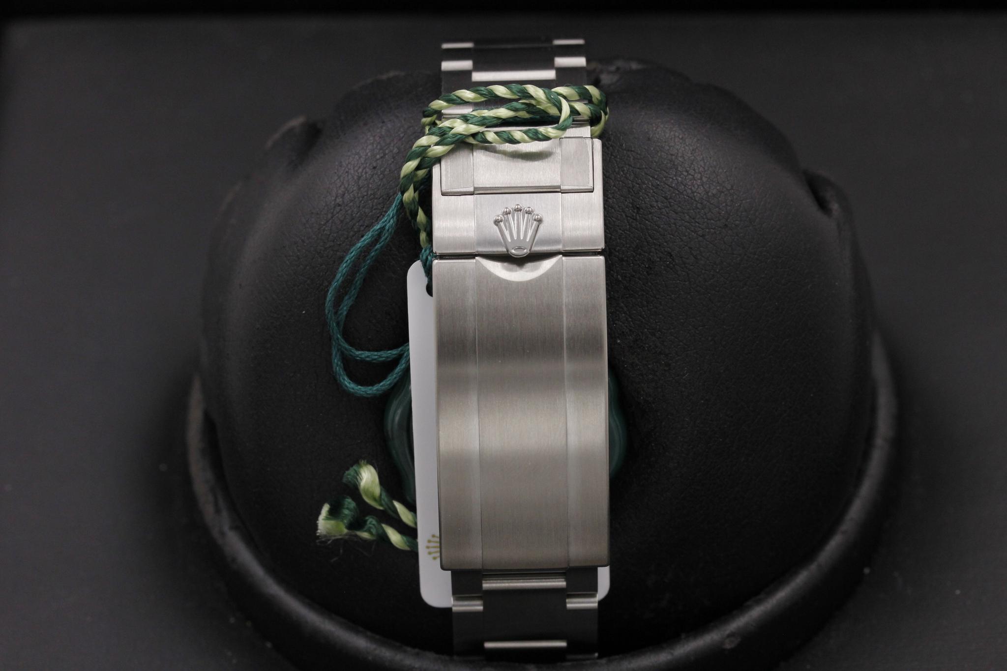 Watch Image 8