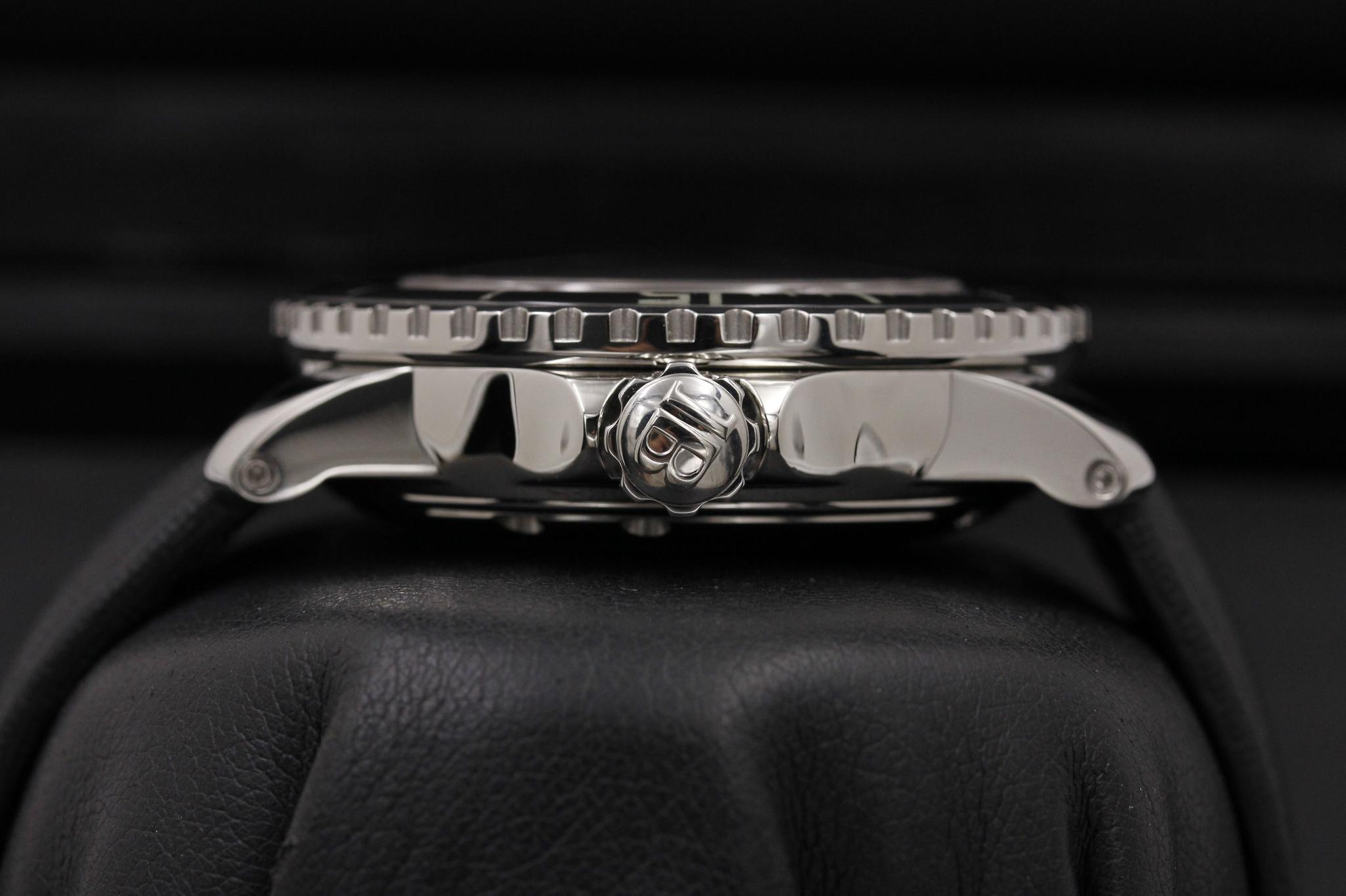 Watch Image 3