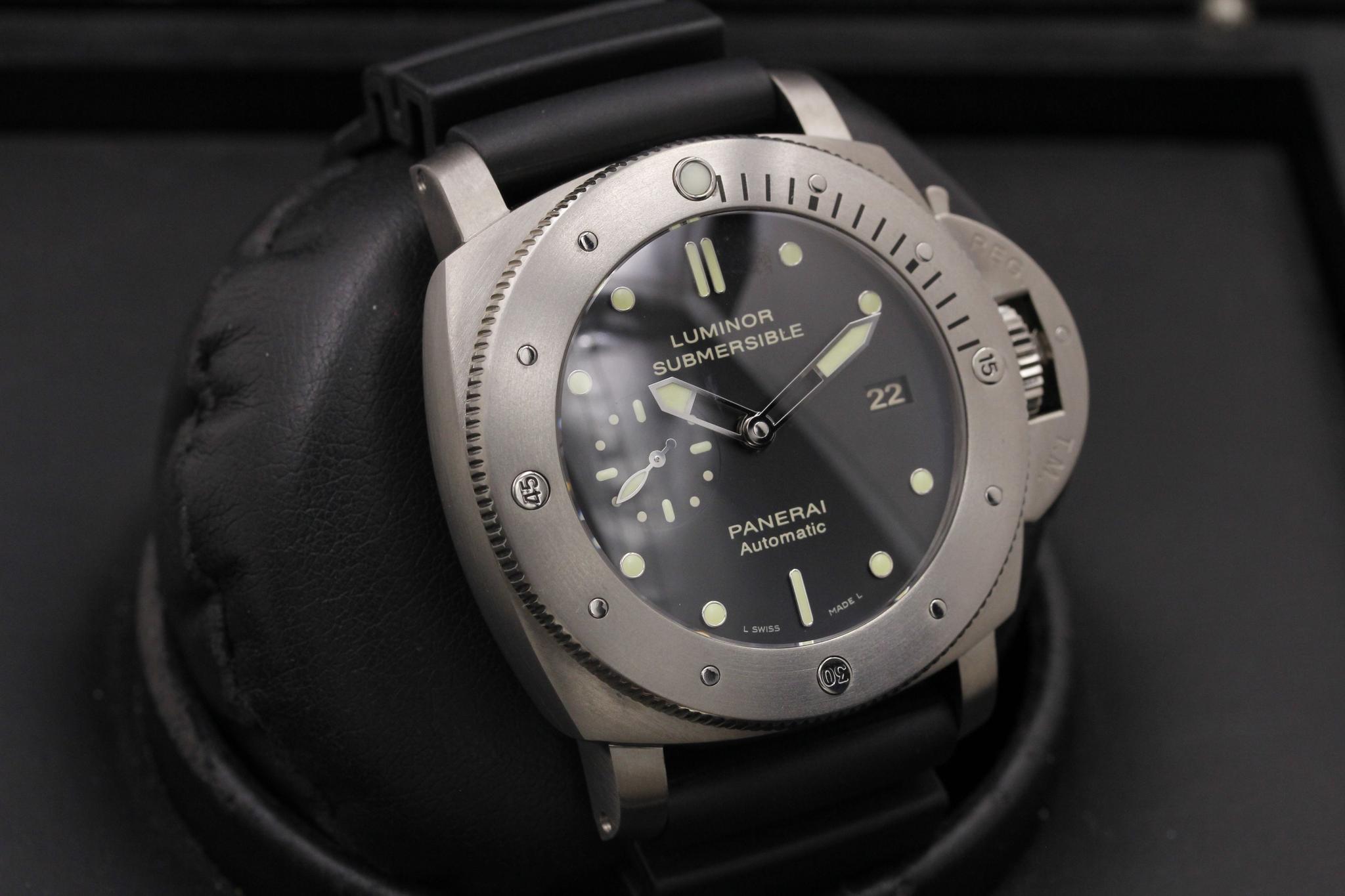 Watch Image 10