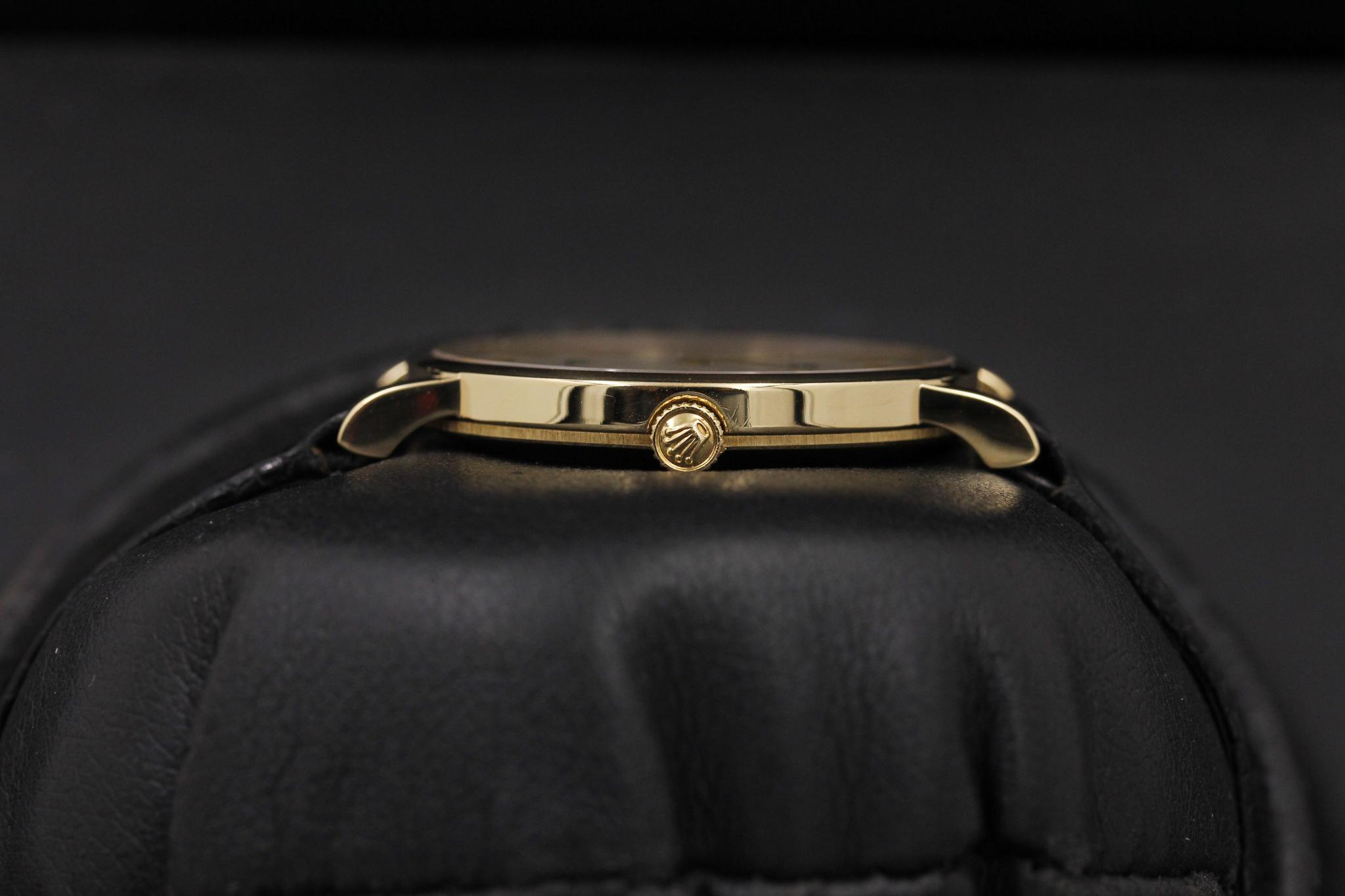 Watch Image 3