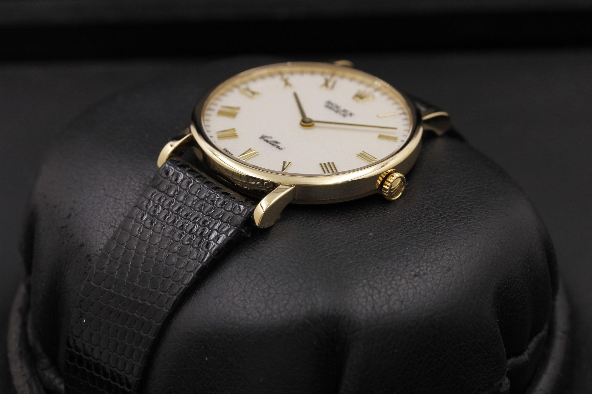 Watch Image 2
