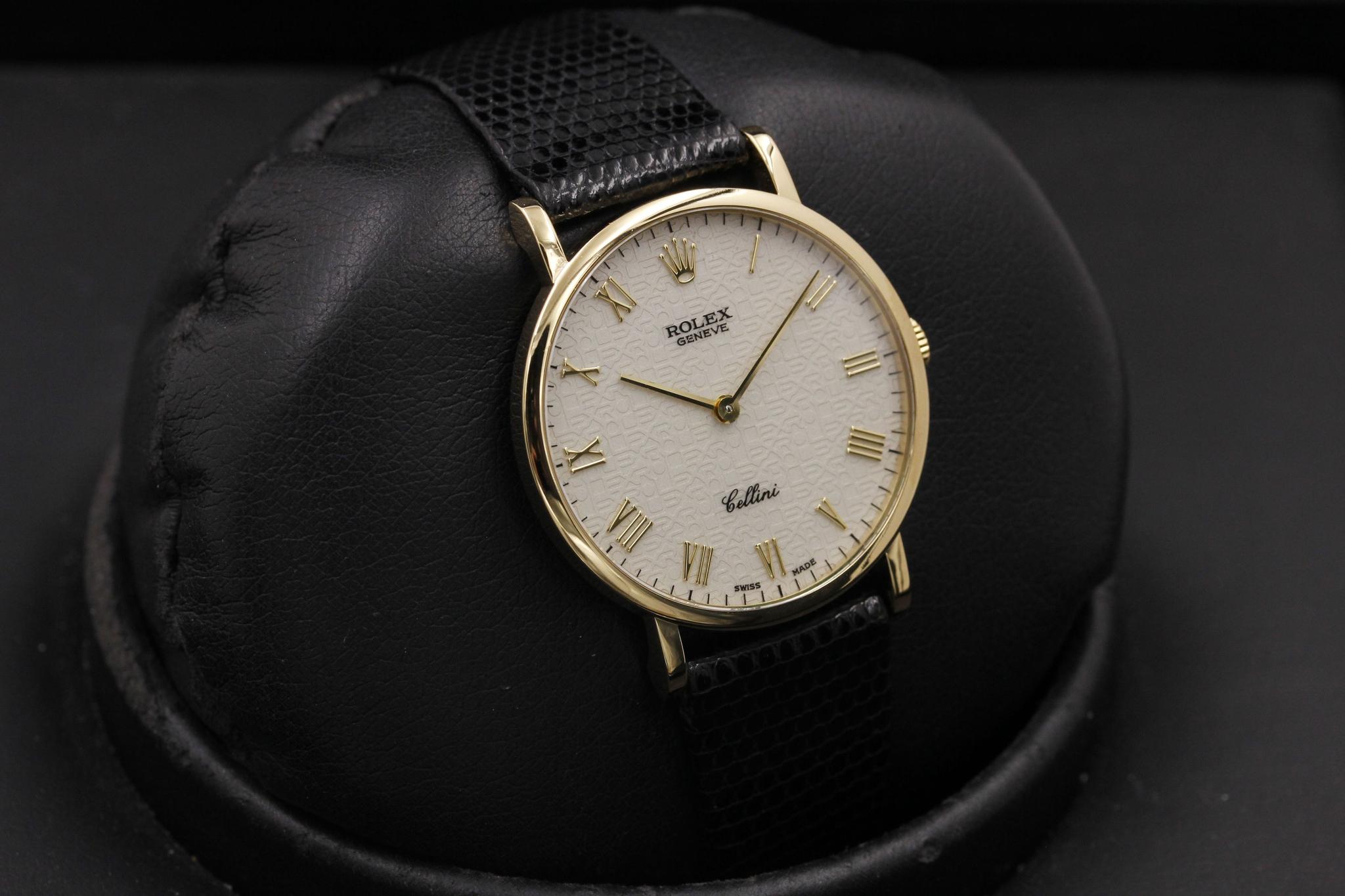 Watch Image 10