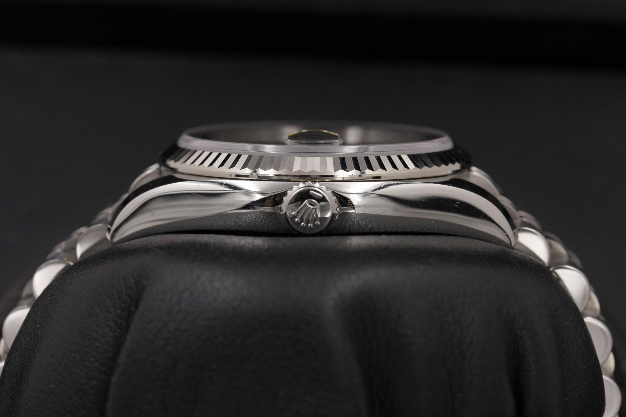 Watch Image 3