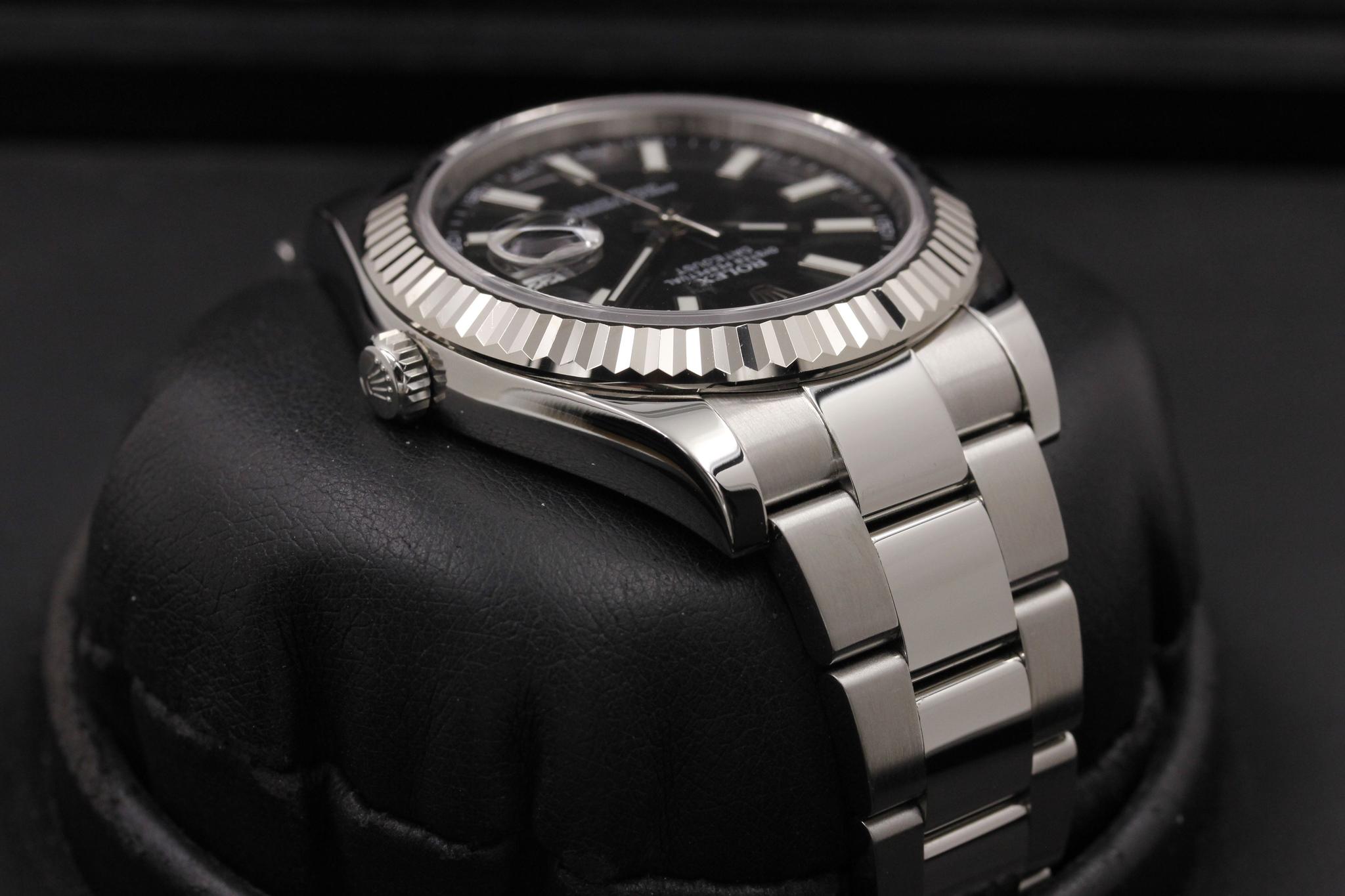 Watch Image 4