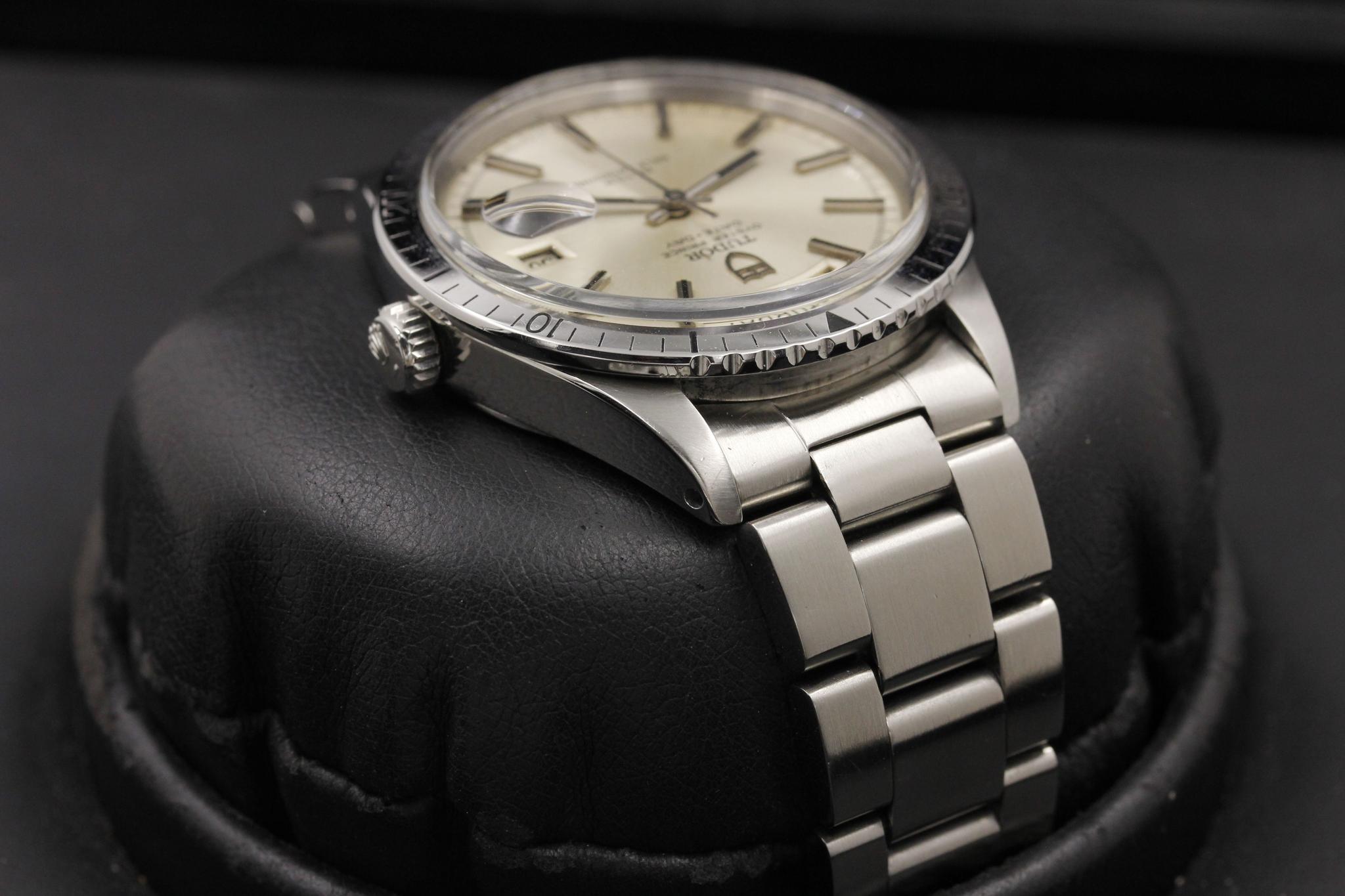 Watch Image 5