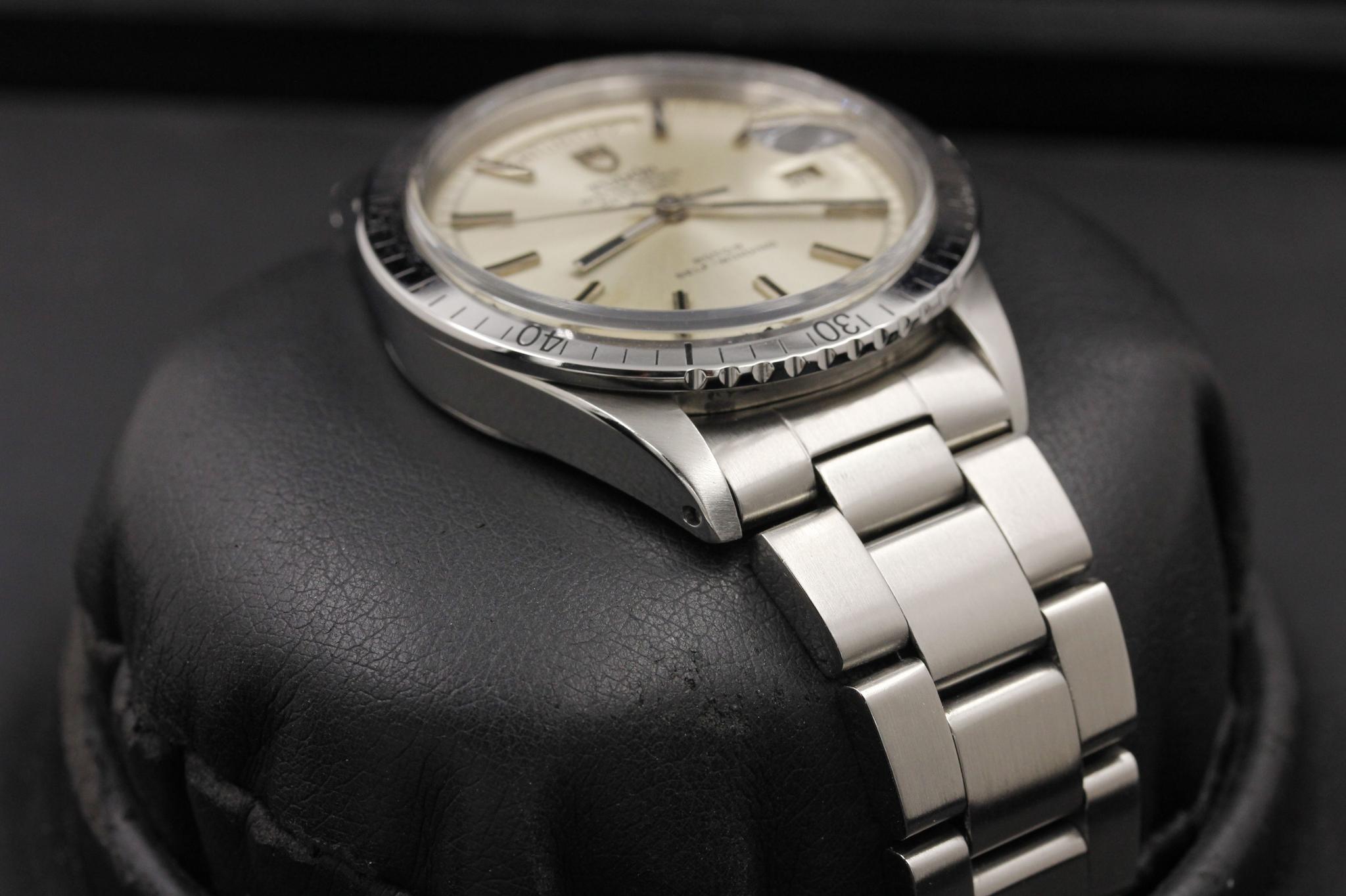 Watch Image 7