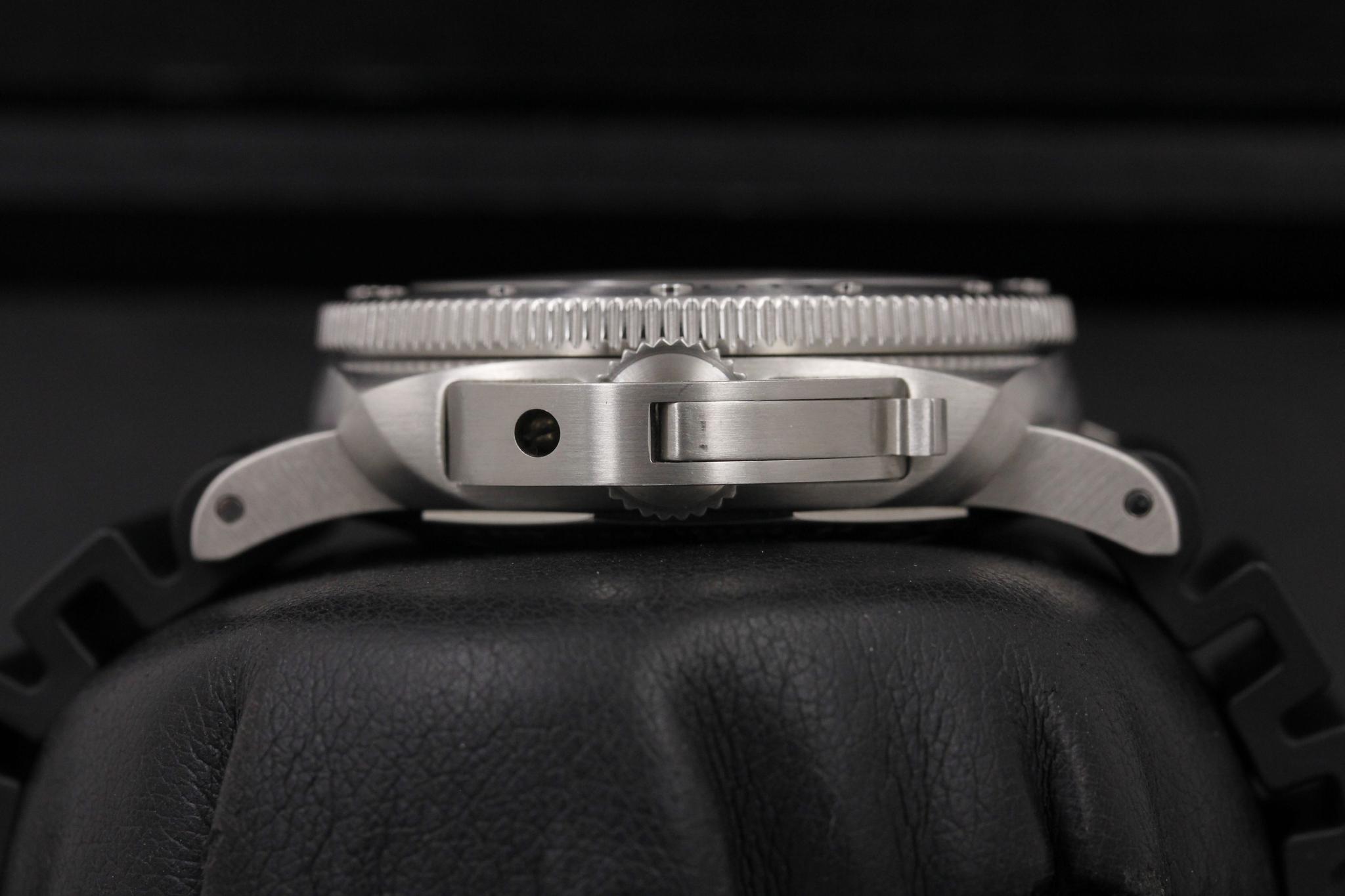 Watch Image 3