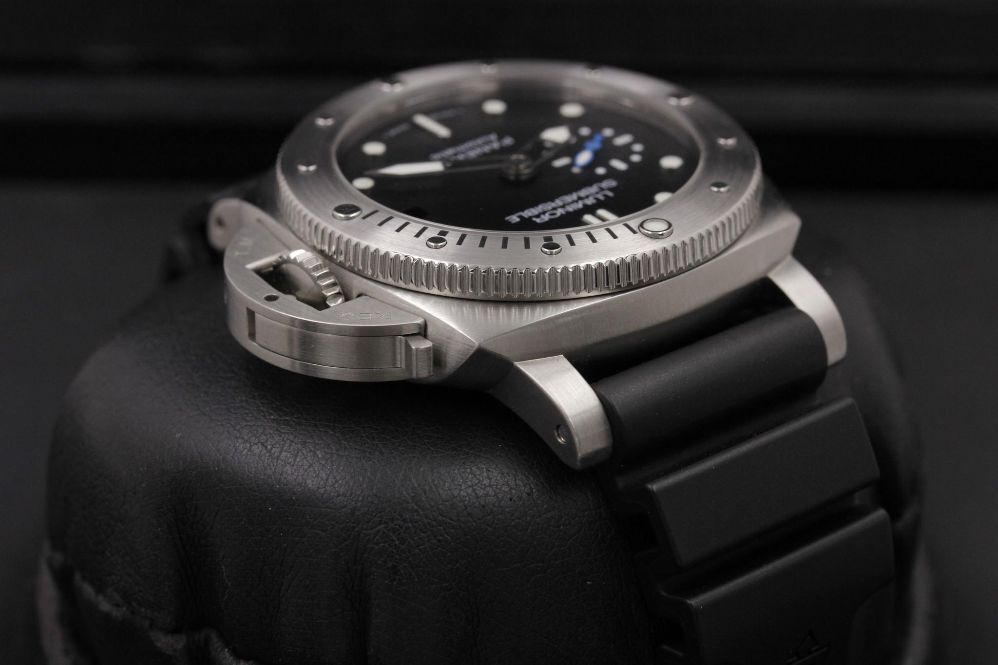Watch Image 4