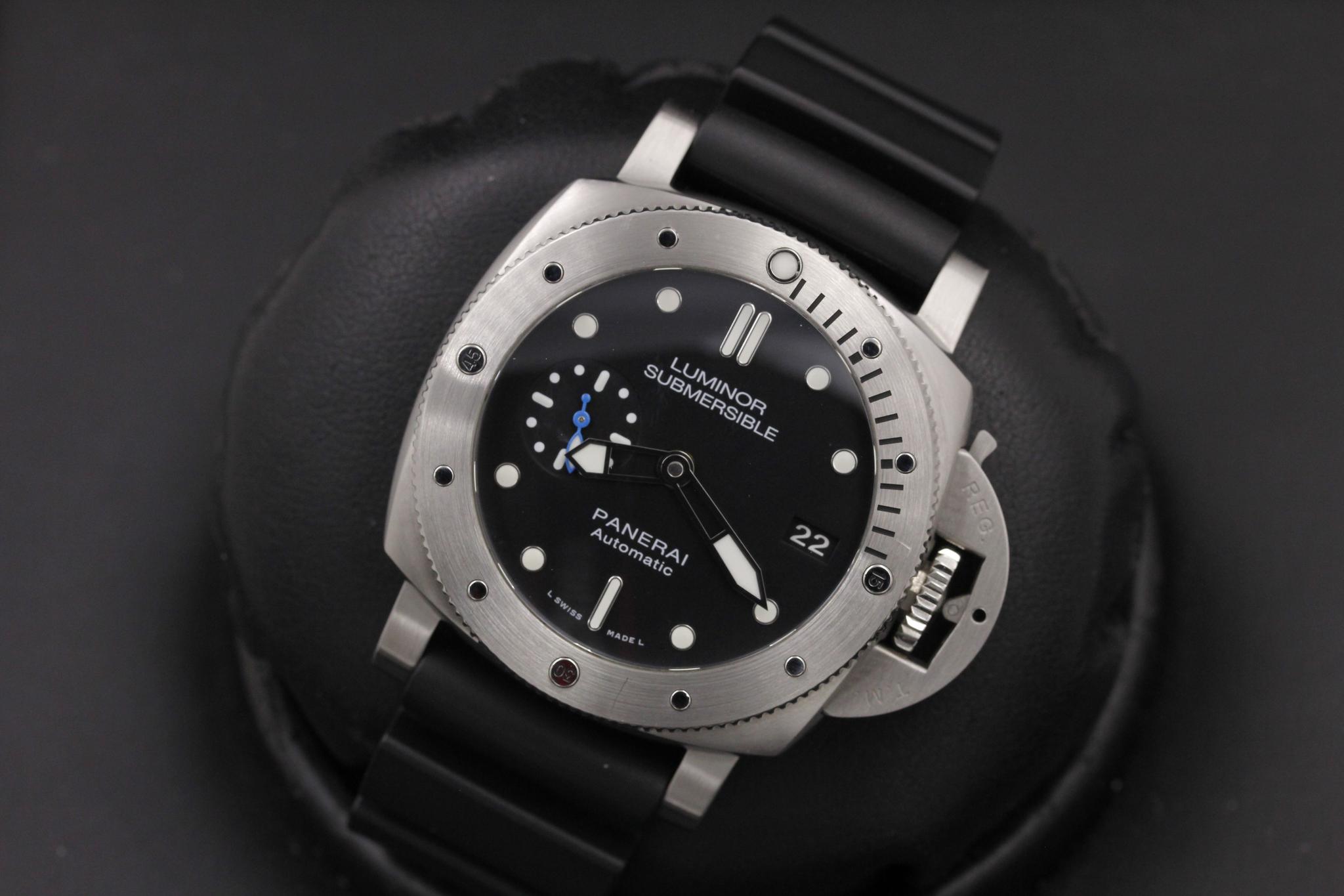 Watch Image 9
