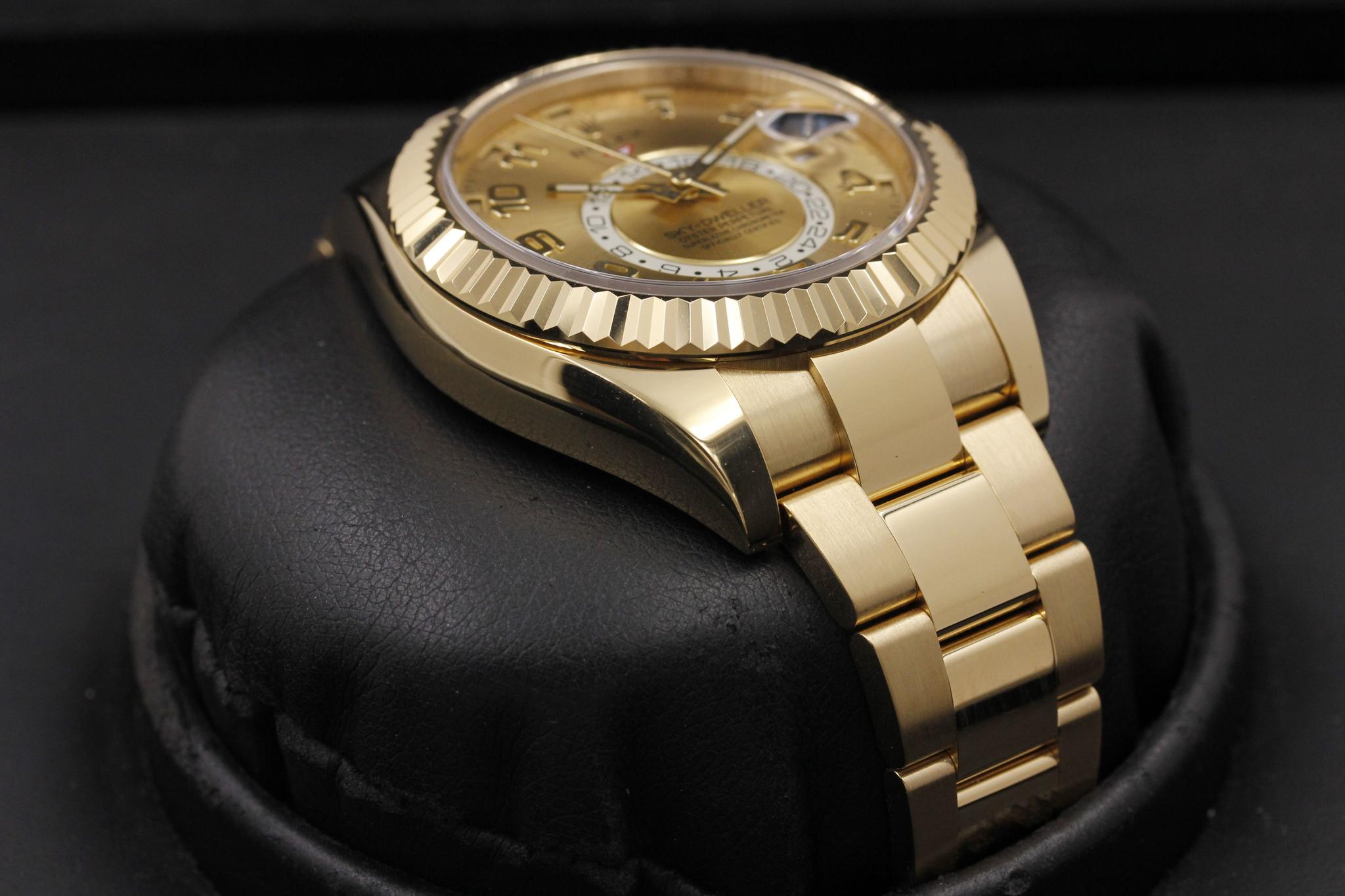 Watch Image 6