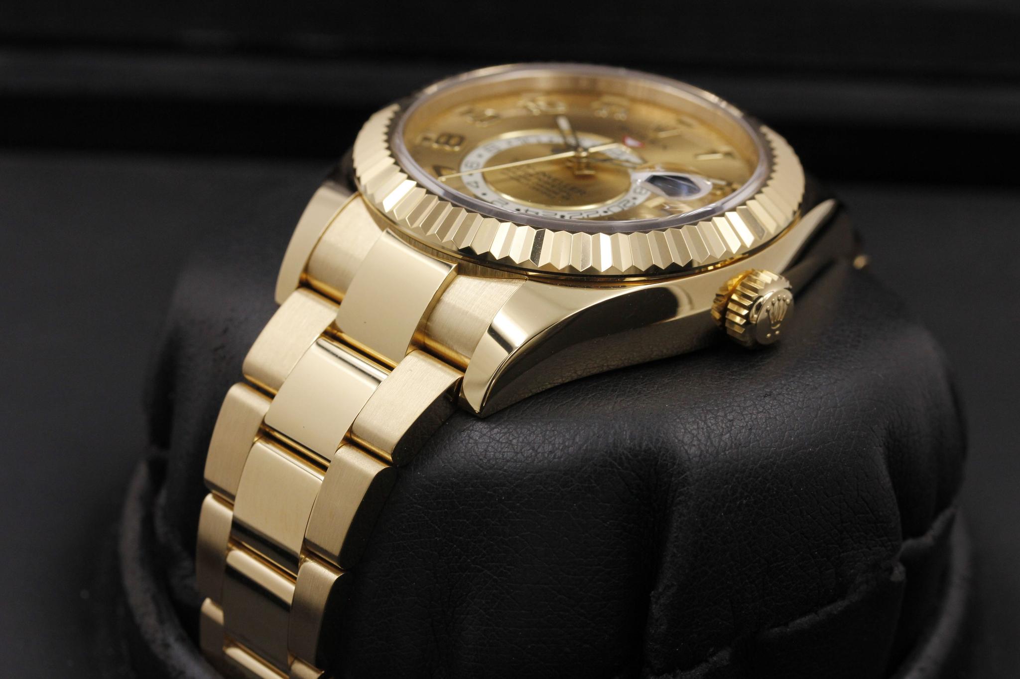 Watch Image 2