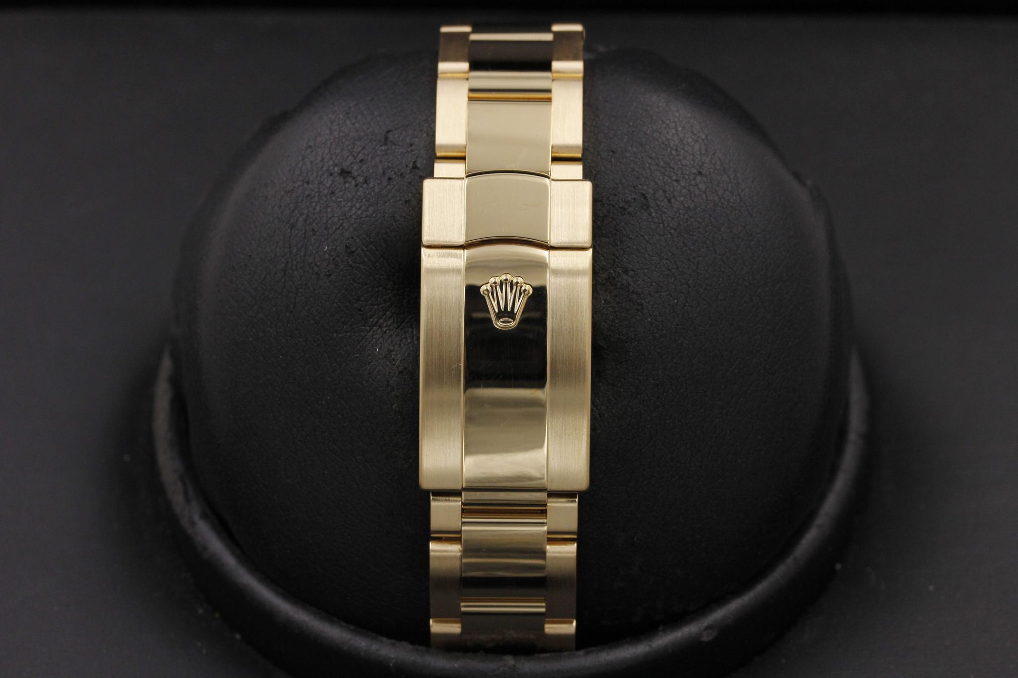 Watch Image 8