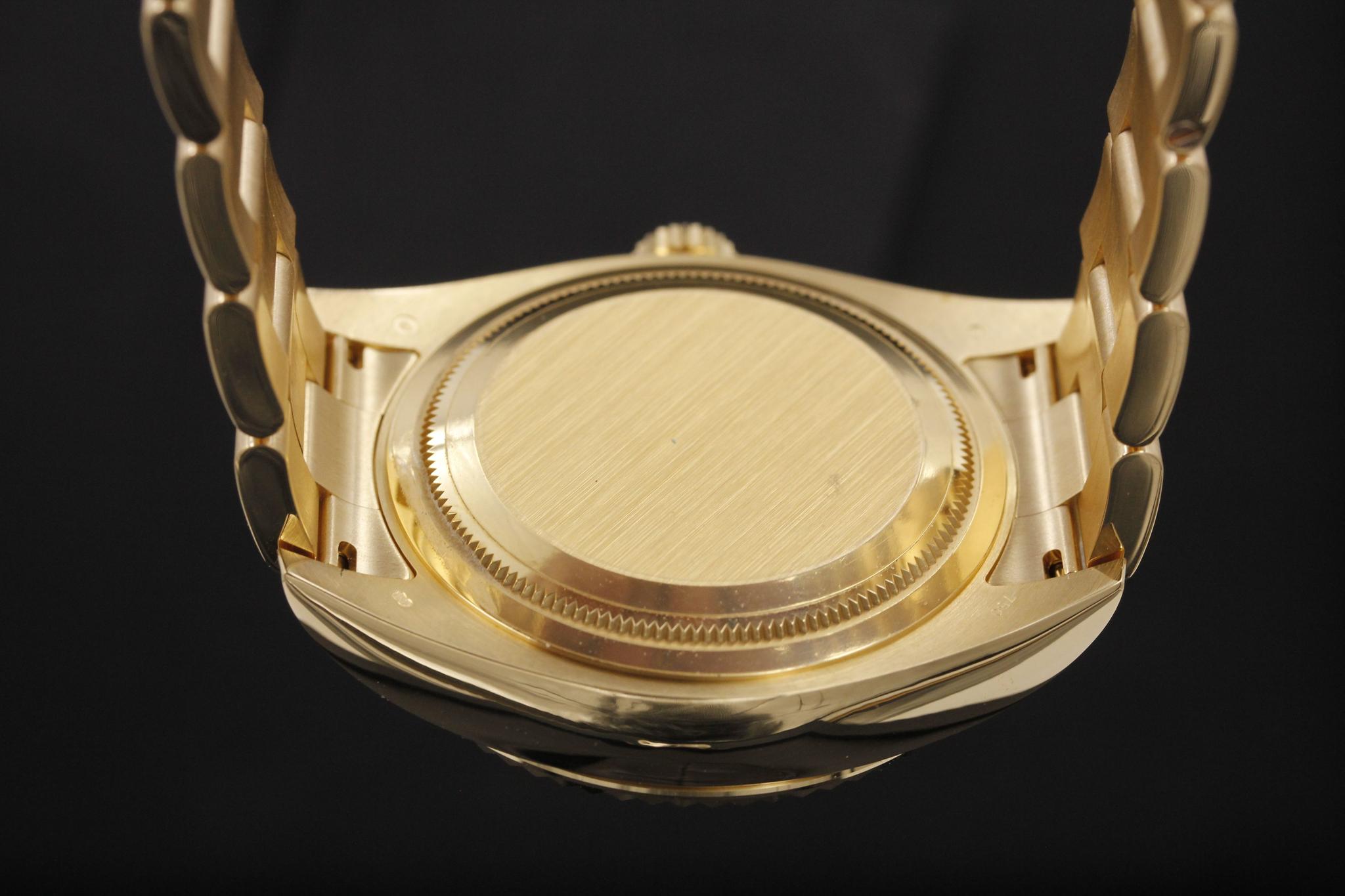 Watch Image 7