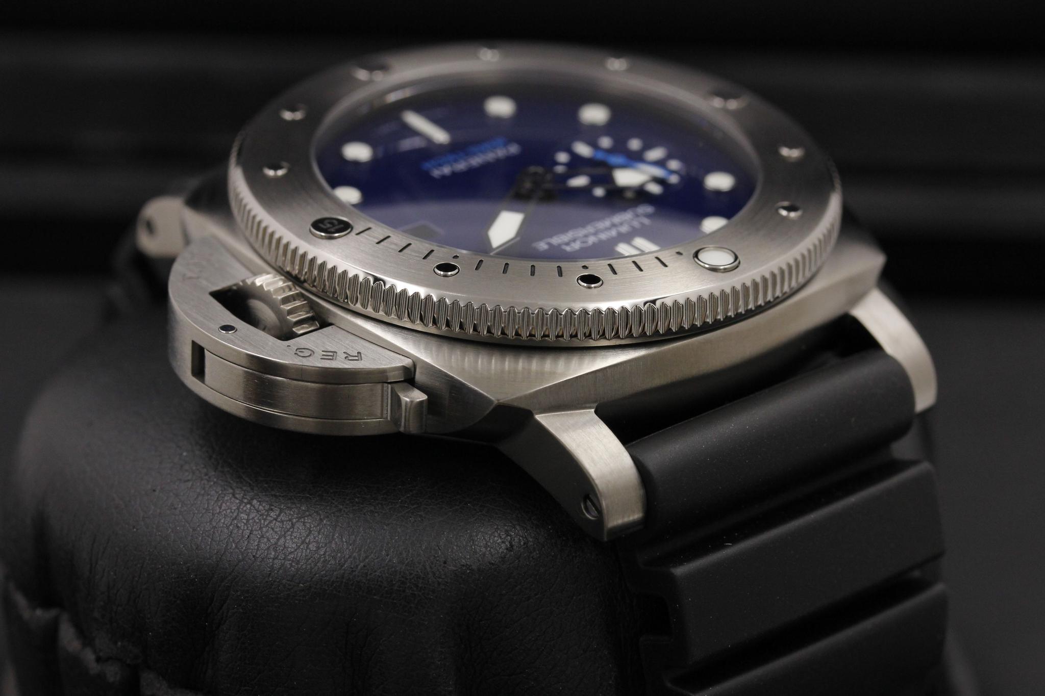 Watch Image 4