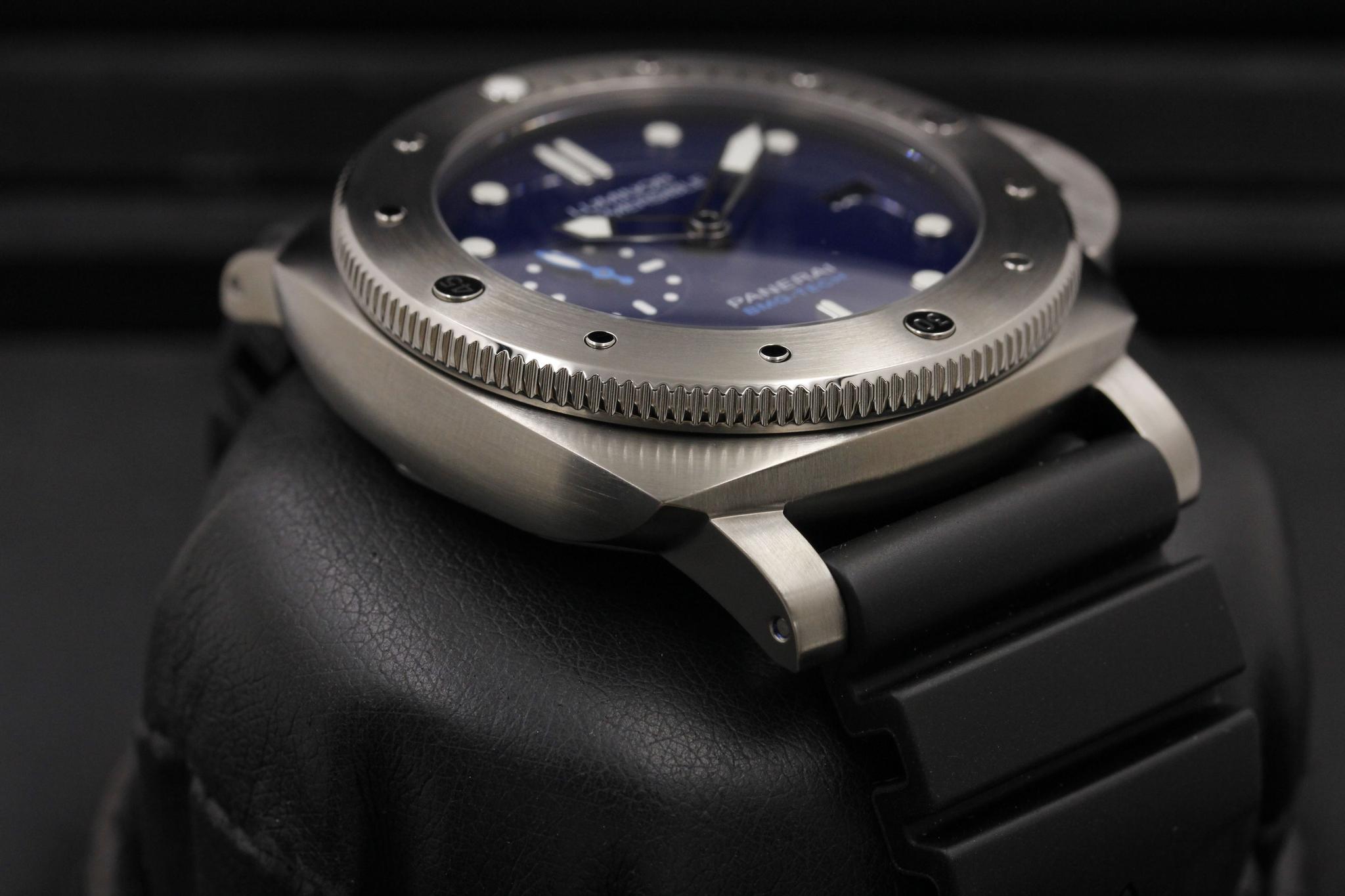 Watch Image 6