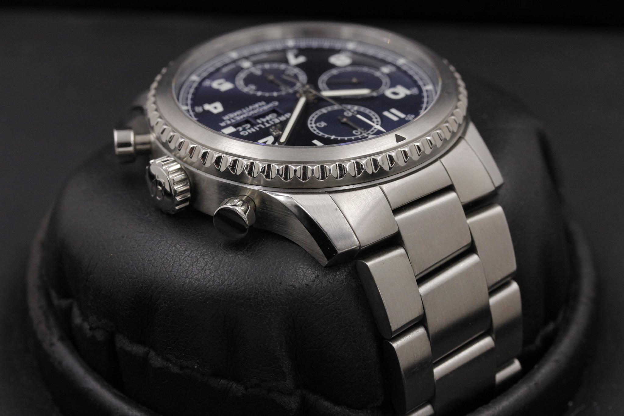 Watch Image 4